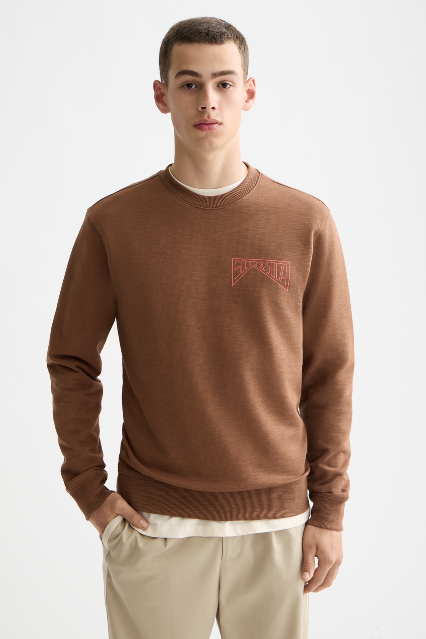 Scotch & Soda Left Chest Logo Sweatshirt Soft Silt Maat: M | Sweaters Outlet | Heren | Bruin