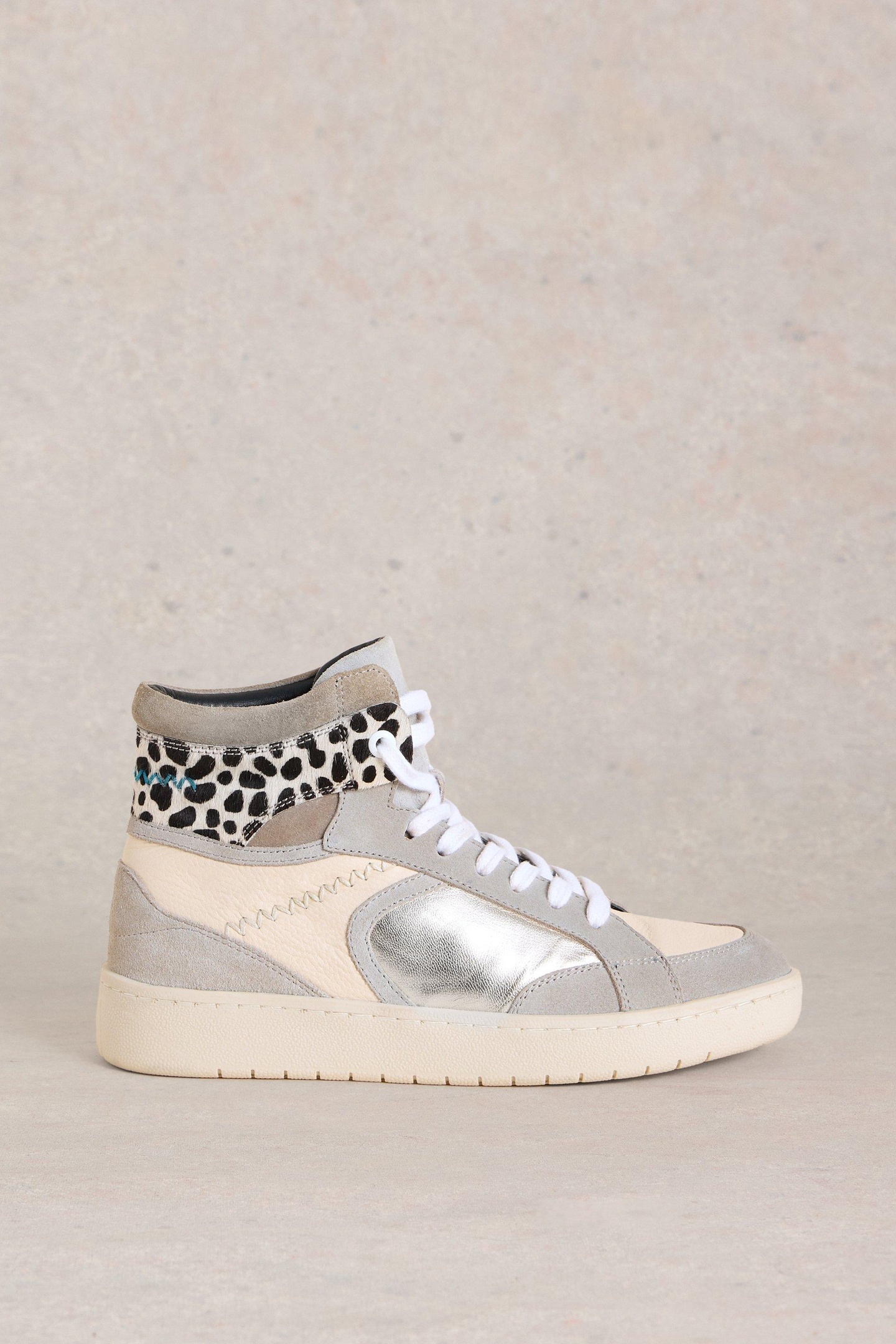 White Stuff Heidi Hi-top Trainer Natural Multi Maat: 8 | Sneakers Outlet | Dames | Zilver
