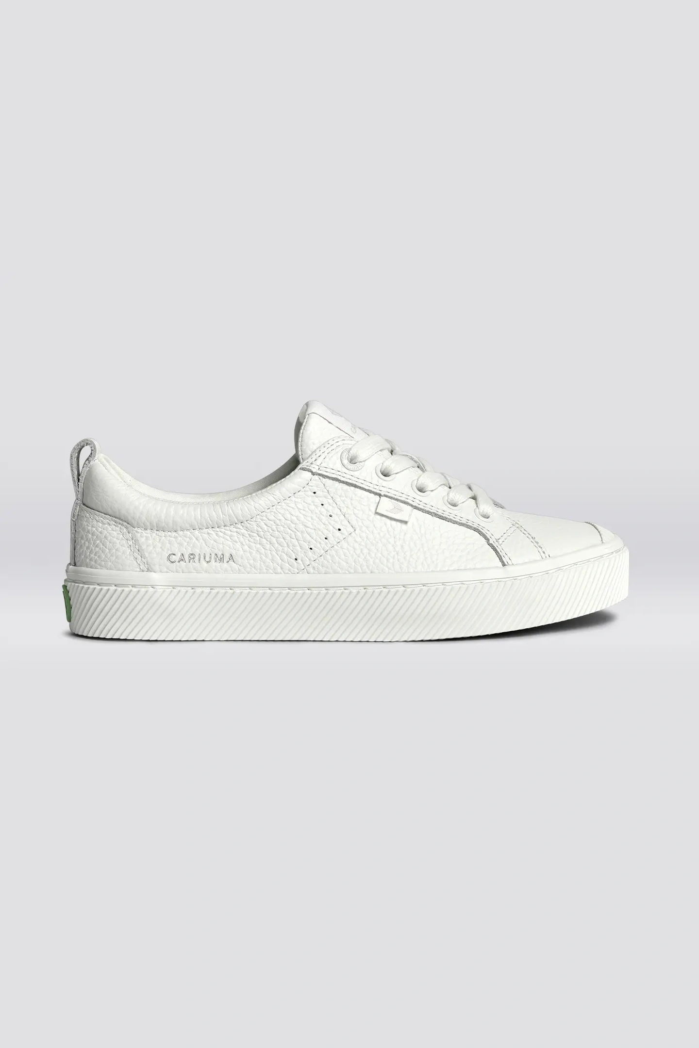 Cariuma Oca Pebbled Leather White Maat: 39.5 | Sneakers Outlet | Unisex | Wit