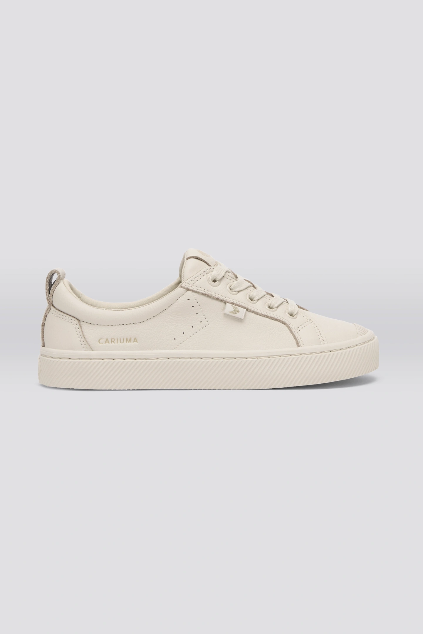 Cariuma Oca Pebbled Leather Angora Maat: 37 | Sneakers Outlet | Unisex | Wit