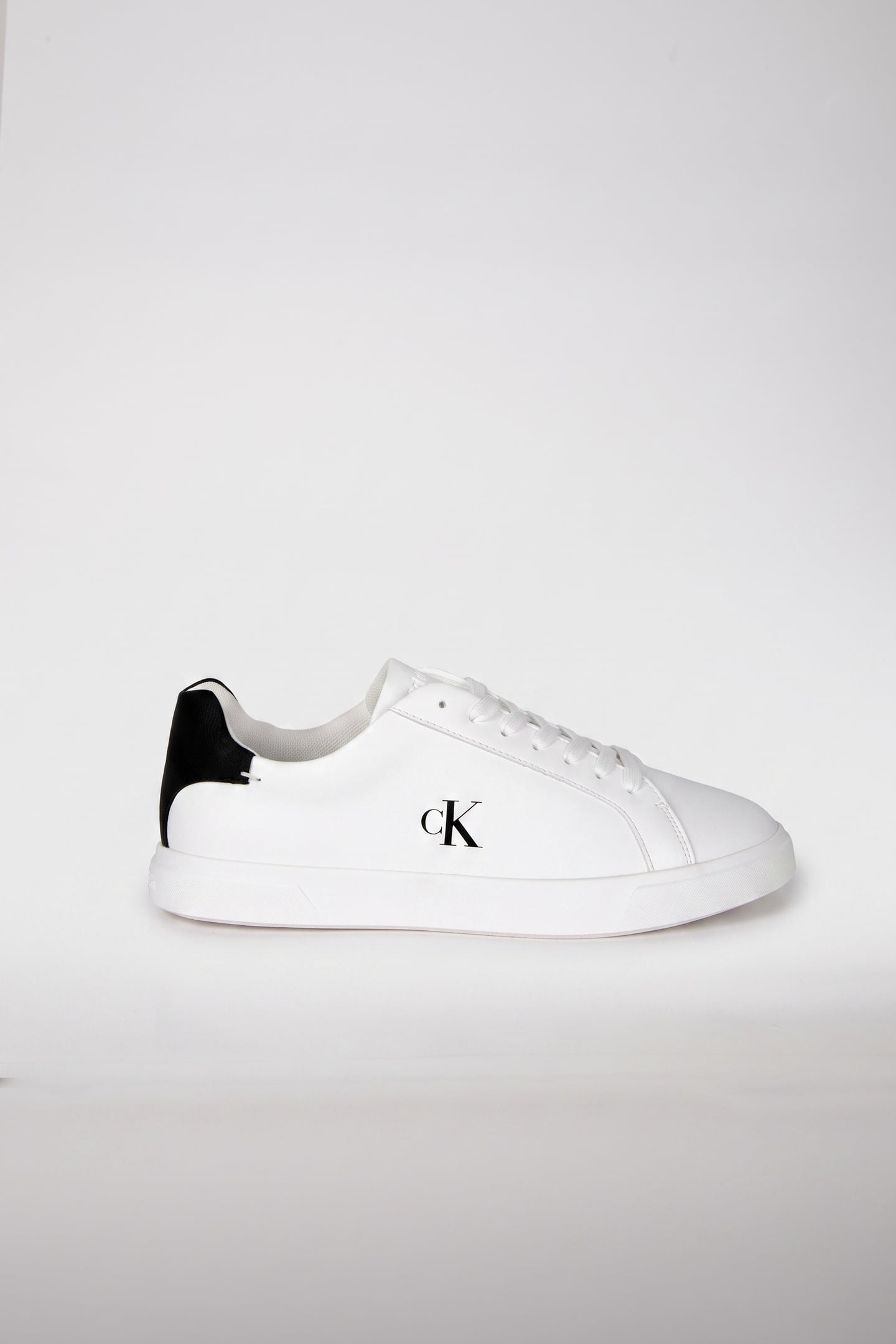 Calvin Klein Low Pro Cup Laceup Leather Shoes Bright White/black Maat: 37 | Sneakers Outlet | Dames | Zwart
