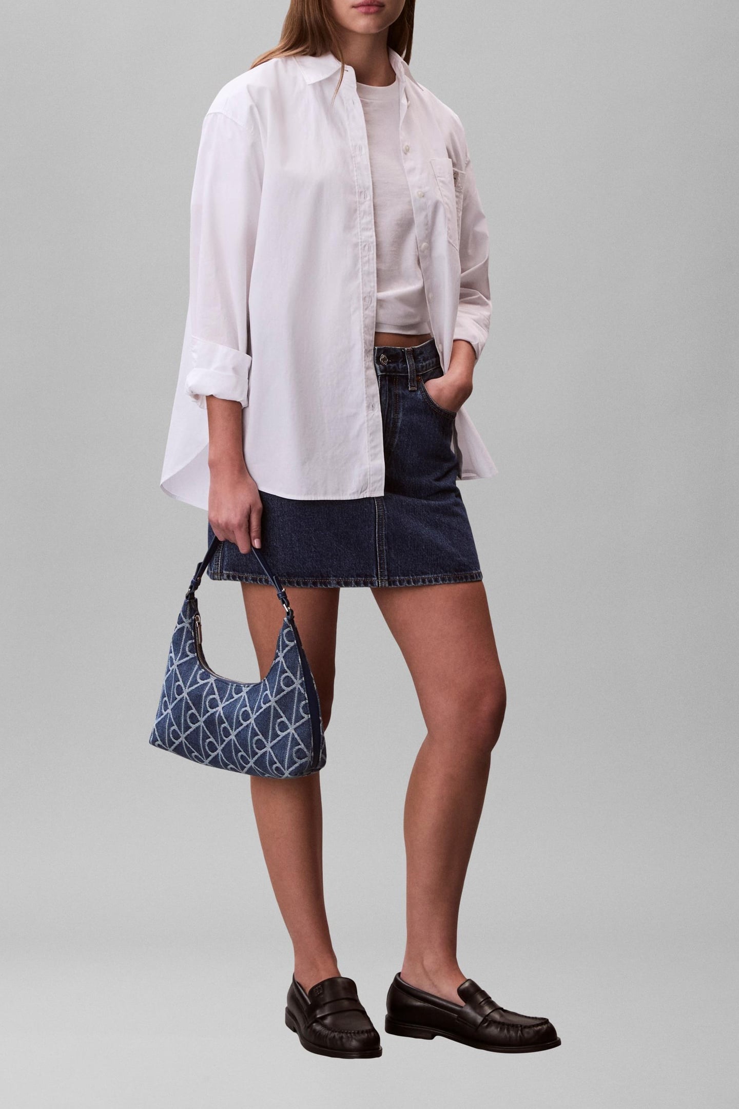 Calvin Klein Emblem Aop Denim Shoulder Bag Denim Jqd Medium Wash Maat: OS | Handtassen Outlet | Dames | Blauw
