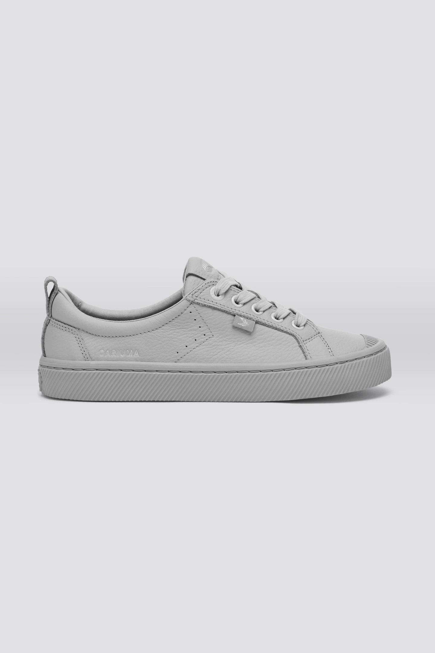 Cariuma Oca Pebbled Leather Light Grey Maat: 43 | Sneakers Outlet | Unisex | Grijs