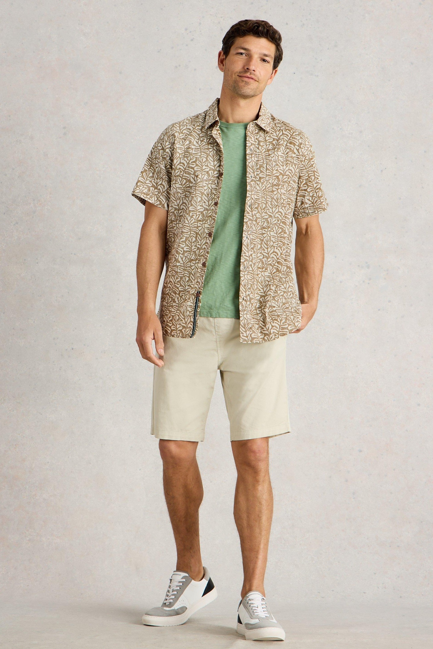 White Stuff Finsbury Leaf Printed Shirt Green Print Maat: XS | Casual Overhemden Outlet | Heren | Beige