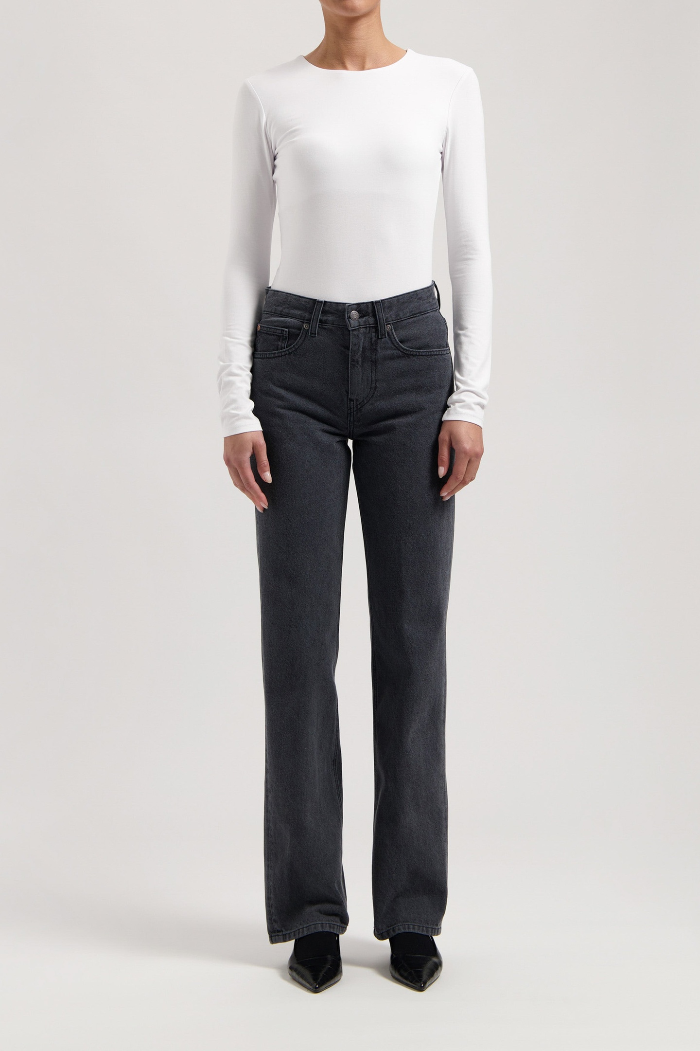 Mud Jeans Jamie Mid Loose Used Black Maat: W27L34 | Jeans Outlet | Dames | Grijs