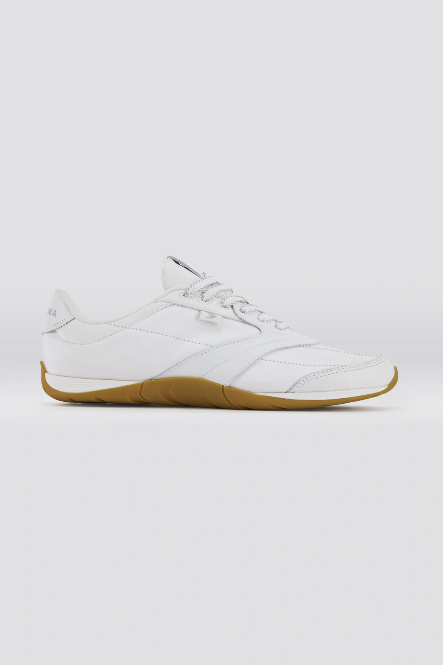 Cariuma Sutai Nylon And Soft Grain Leather Gum Warm White Maat: 38.5 | Sneakers Outlet | Unisex | Wit