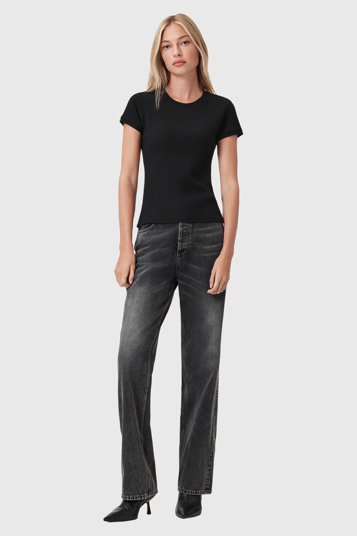 AllSaints Gia Ss Tee Black Maat: XS | Tops Outlet | Dames | Zwart