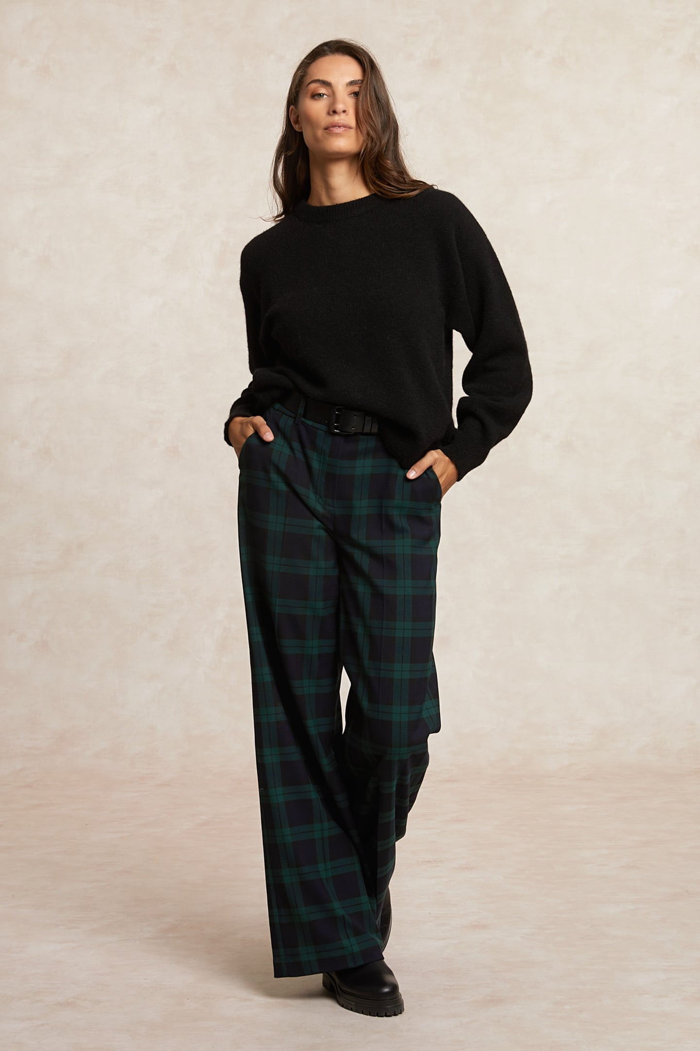 River Woods Uni Crew Neck Split Back Sweater Black Maat: L | Sweaters Outlet | Dames | Zwart