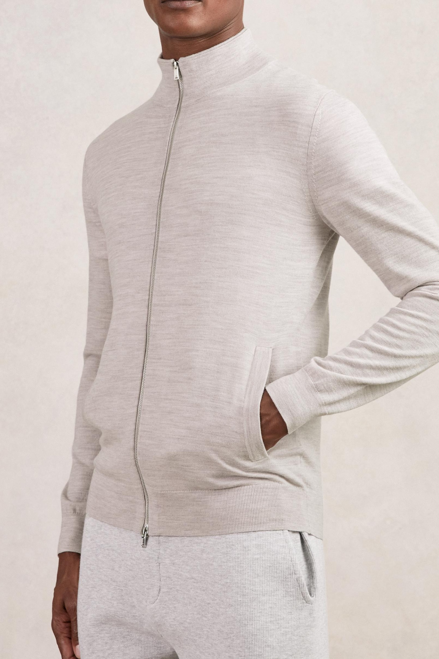 Reiss Ls Merino Zip Through Funnel Wicker Brown Melange Maat: L | Cardigans Outlet | Heren | Beige