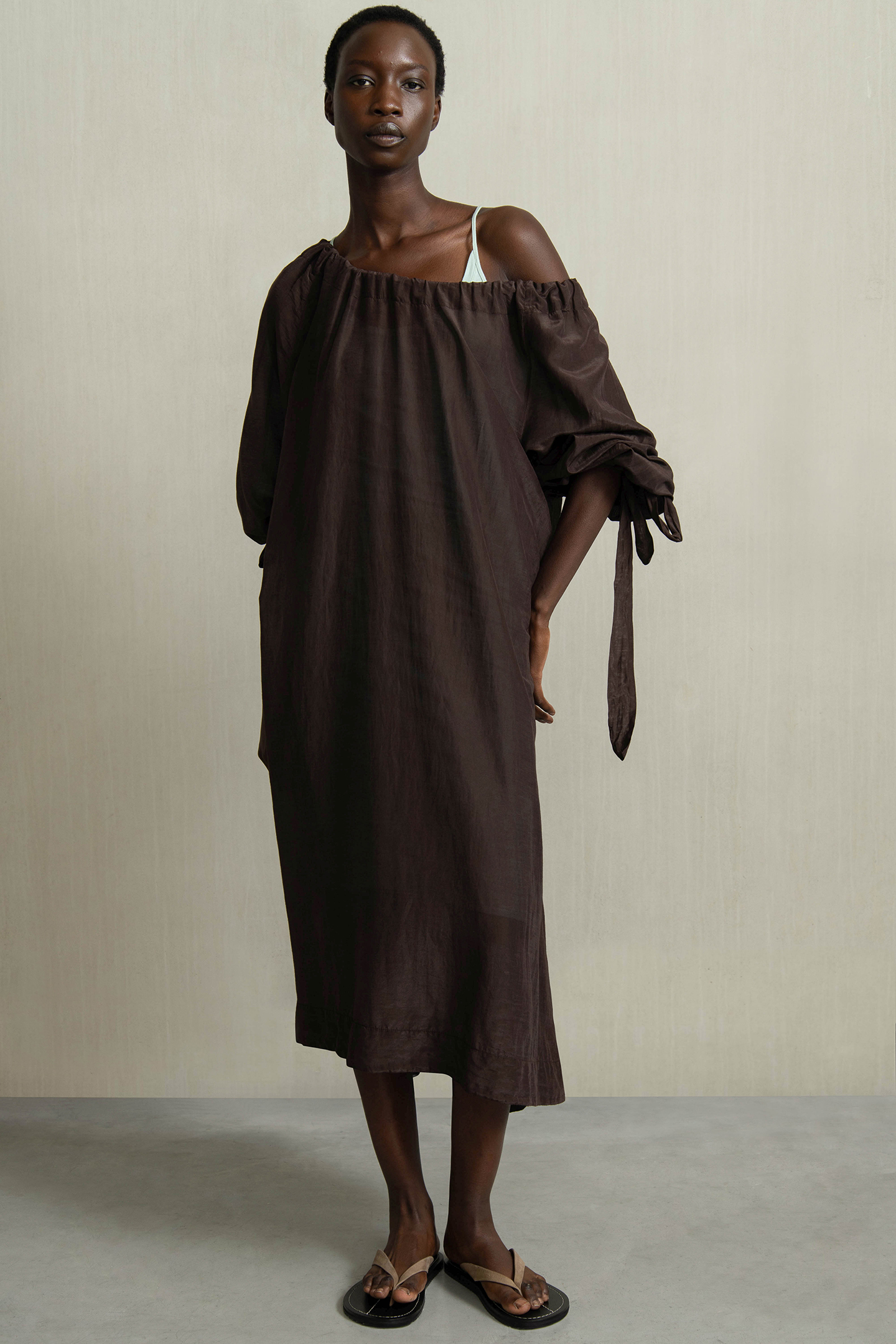 Humanoid Cherin Dark Brown Maat: XS | Midi Jurken Outlet | Dames | Bruin
