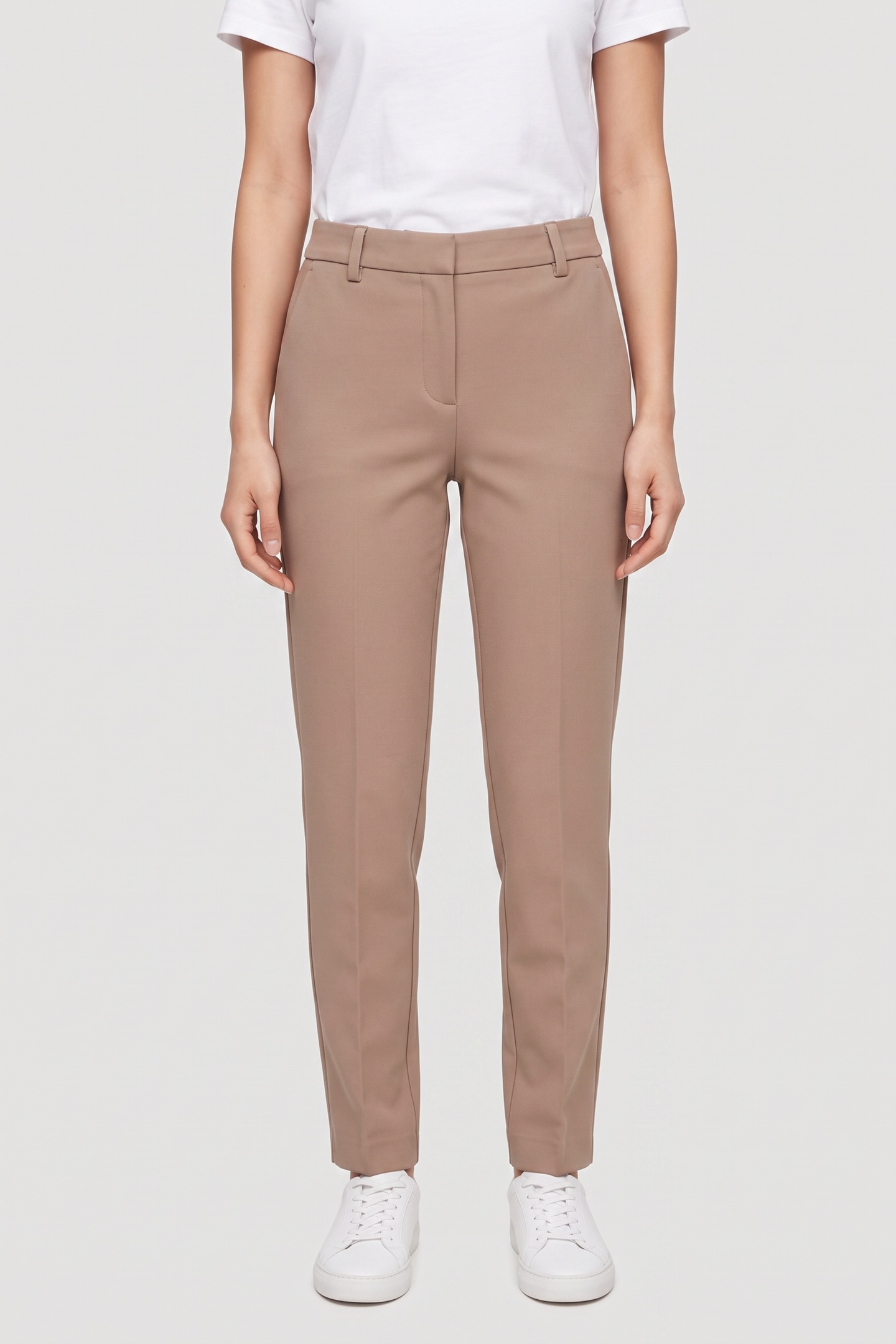 GUESS Gwen Chino Pants Buff Taupe Taglia: 38 | Pantaloni da completo Outlet | Donna | Nero