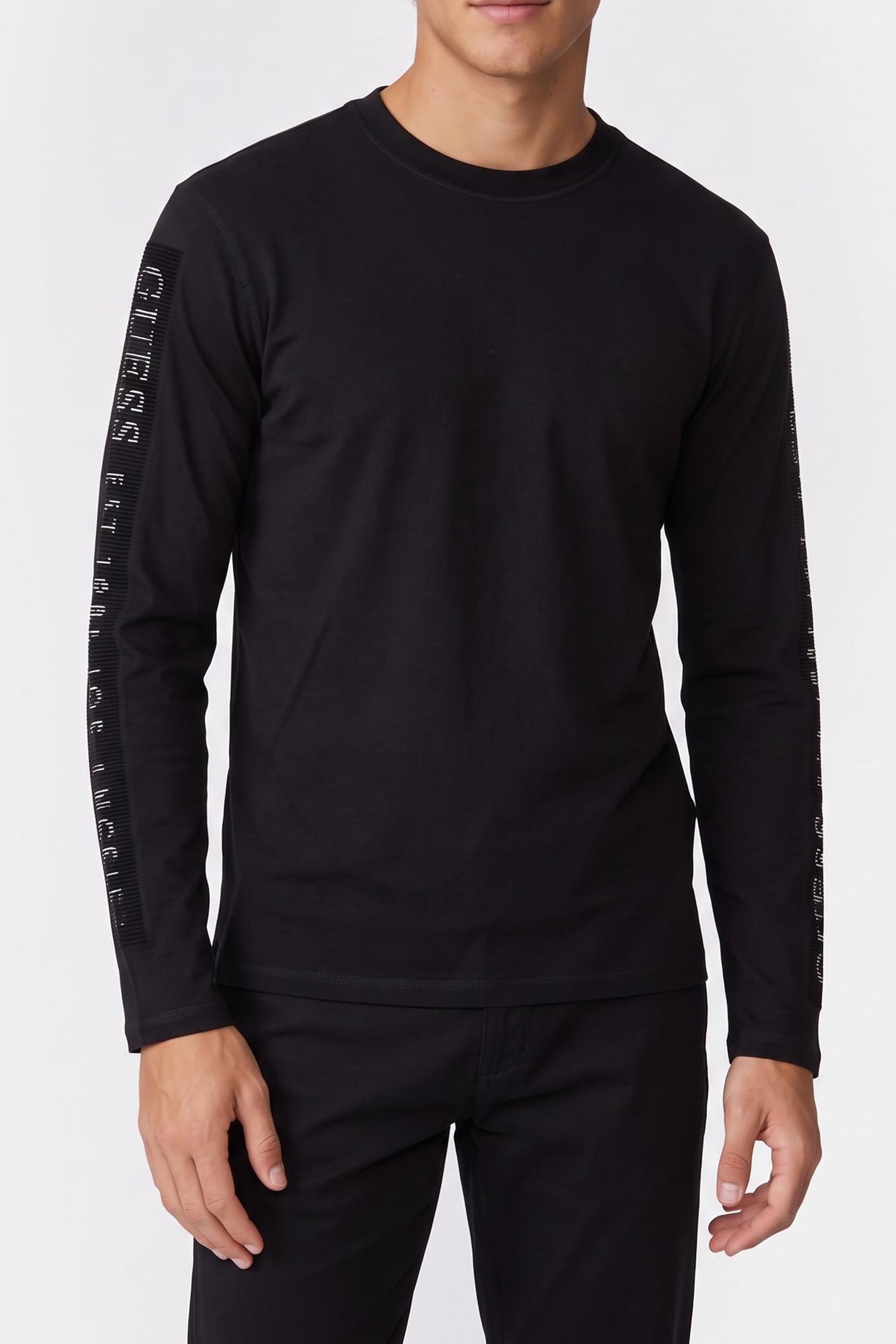 GUESS Cn Ls Sleeves Logo T Jet Black A996 Maat: XS | Basic T-Shirts Outlet | Heren | Zwart