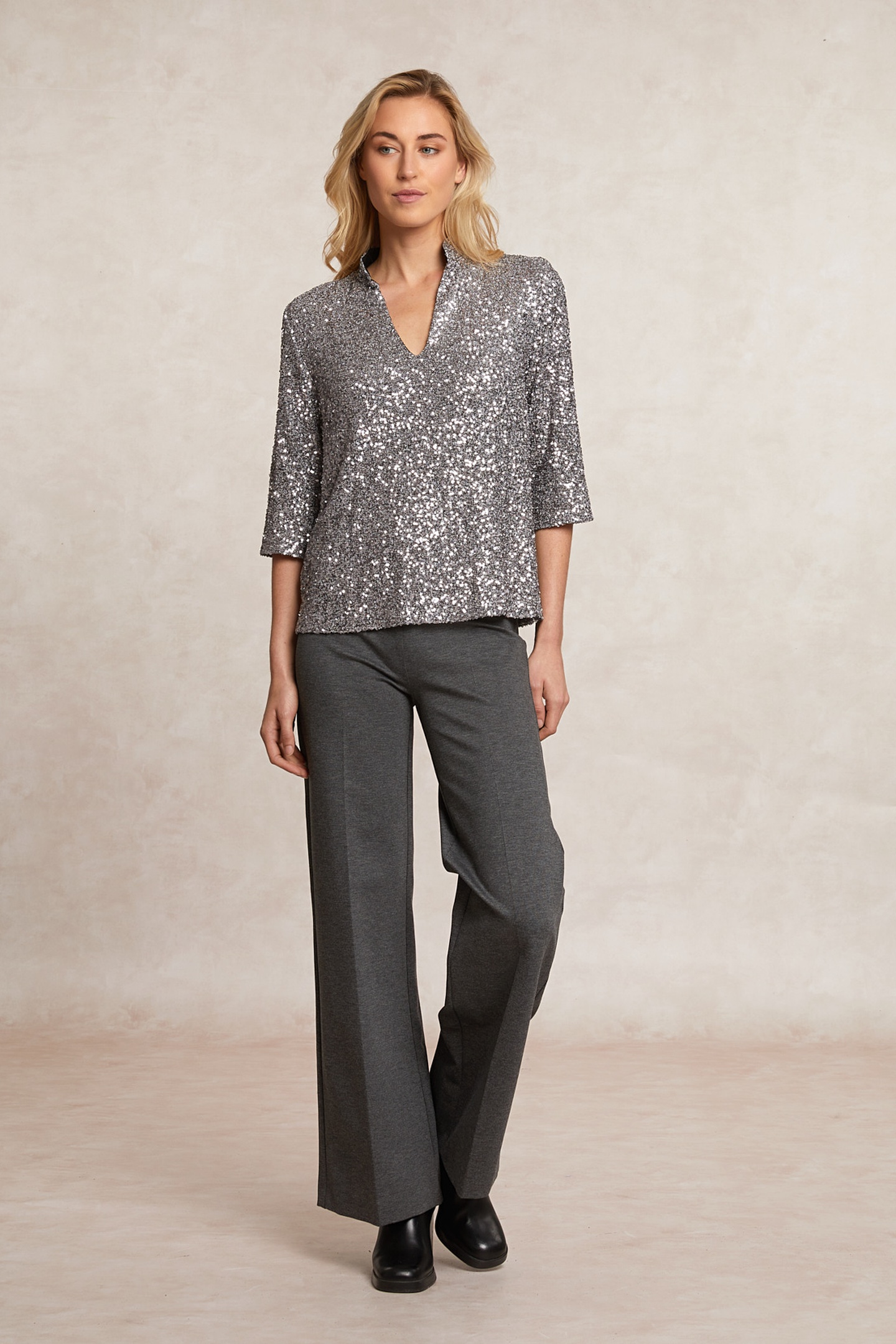 River Woods Glitter V-neck Blouse 3/4 Sleeves Silver Maat: 40 | Longsleeves Outlet | Dames | Zilver