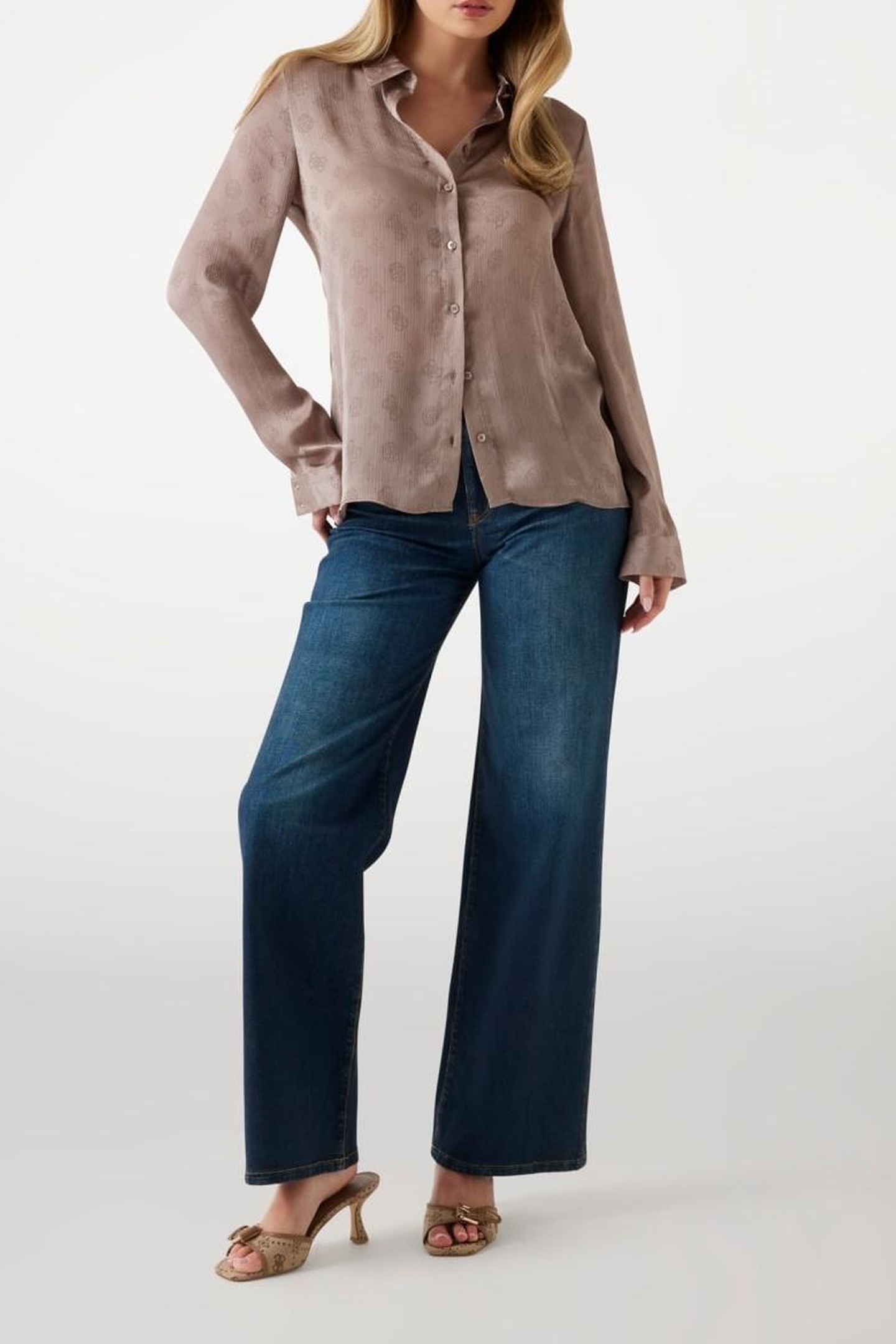 GUESS Ls Marthe Logo Shirt Silk Taupe Maat: XS | Longsleeves Outlet | Dames | Bruin
