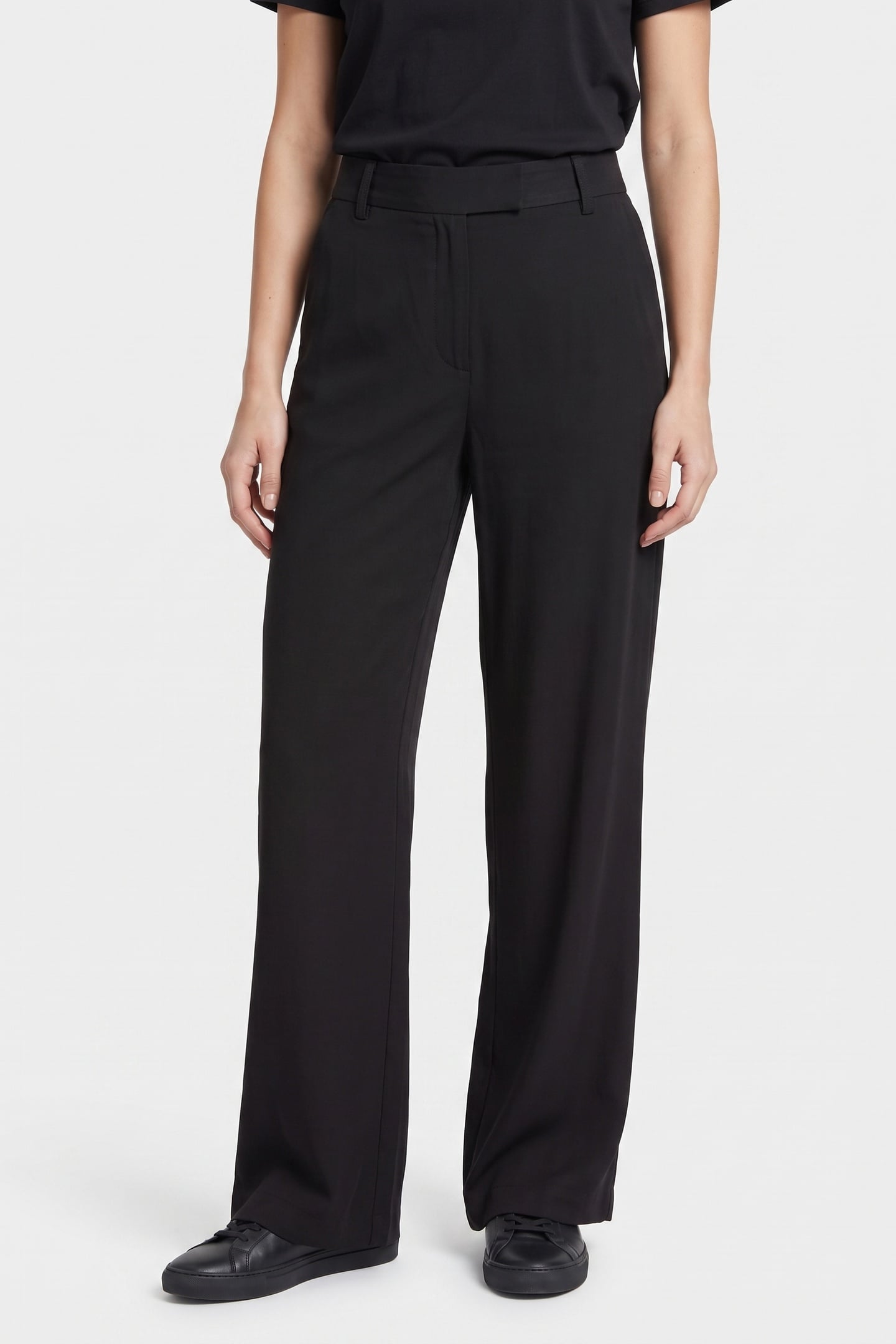 GUESS Amy Wide Leg Solid P Jet Black A996 Taglia: 38 | Pantaloni da completo Outlet | Donna | Nero