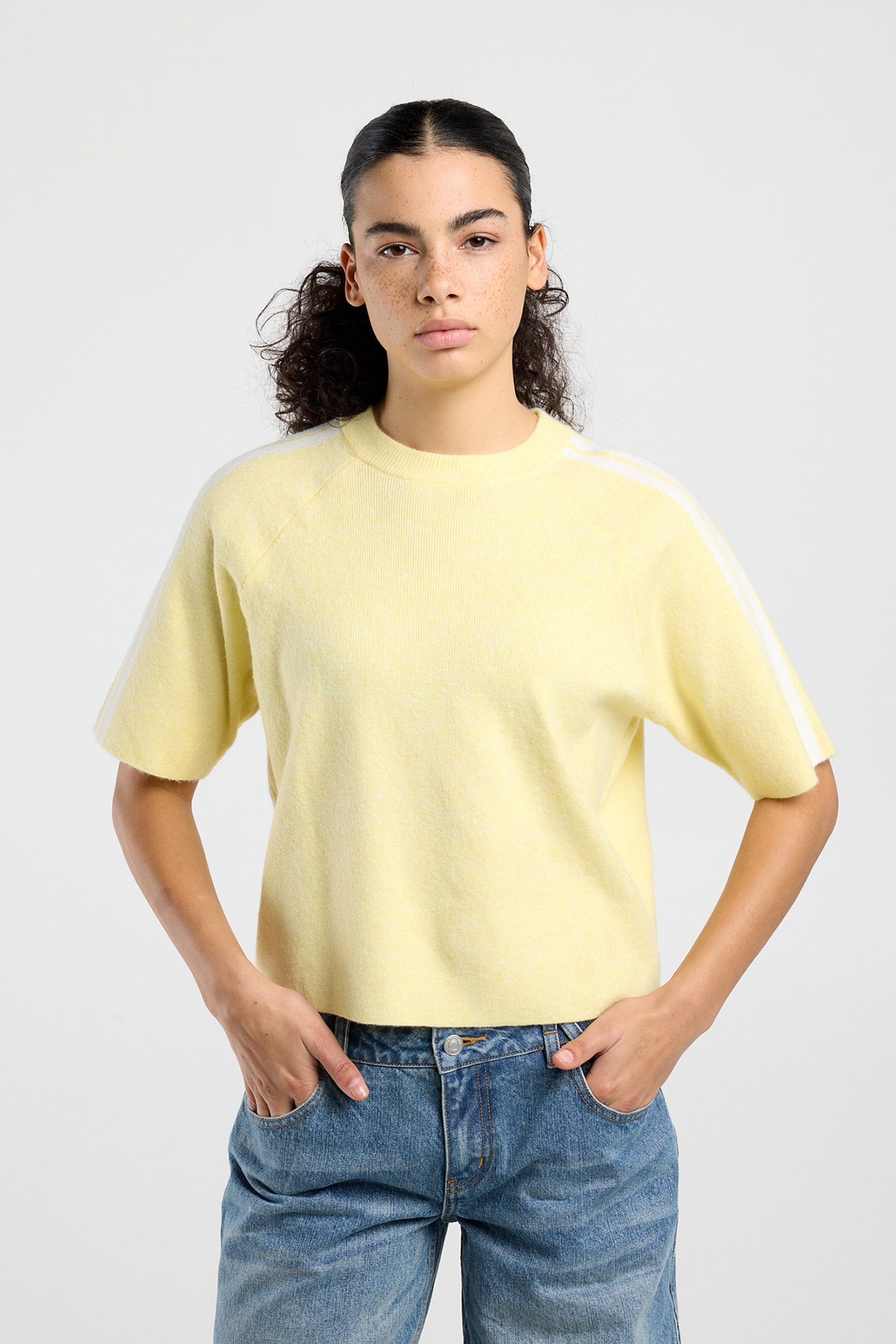 America Today Kyla Light Yellow Talla: M | Sudaderas con Capucha Outlet | Mujer | Amarillo
