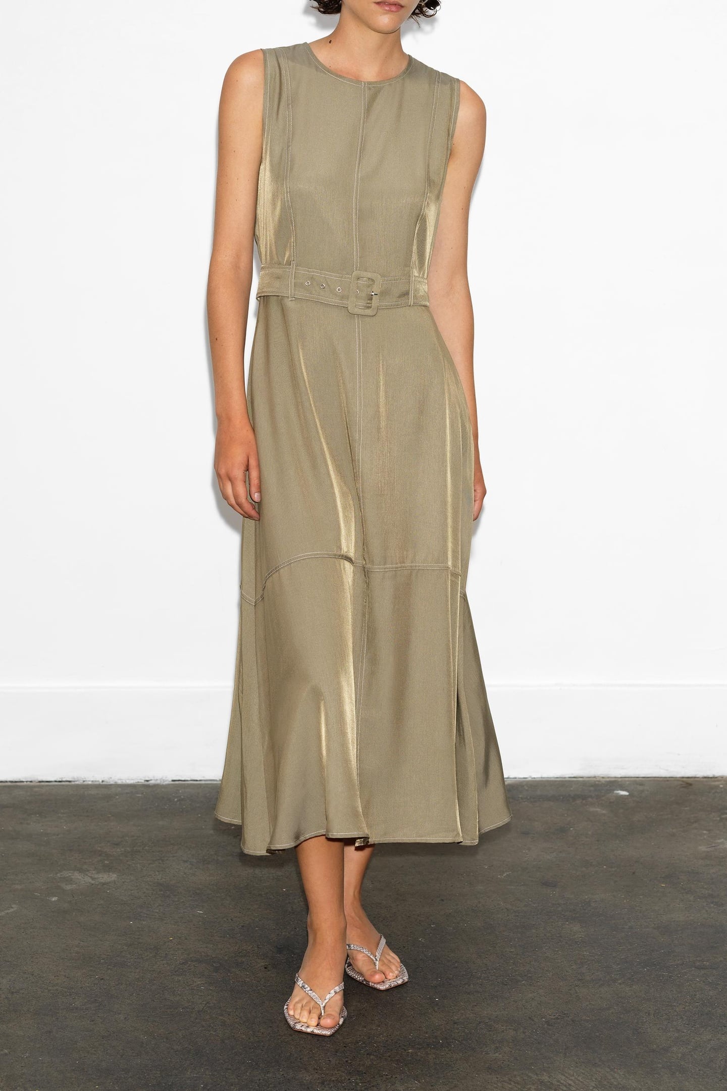 French Connection Celina Cupro Slvlss Cargo Dres Washed Khaki Maat: 6 | Midi Jurken Outlet | Dames | Bruin