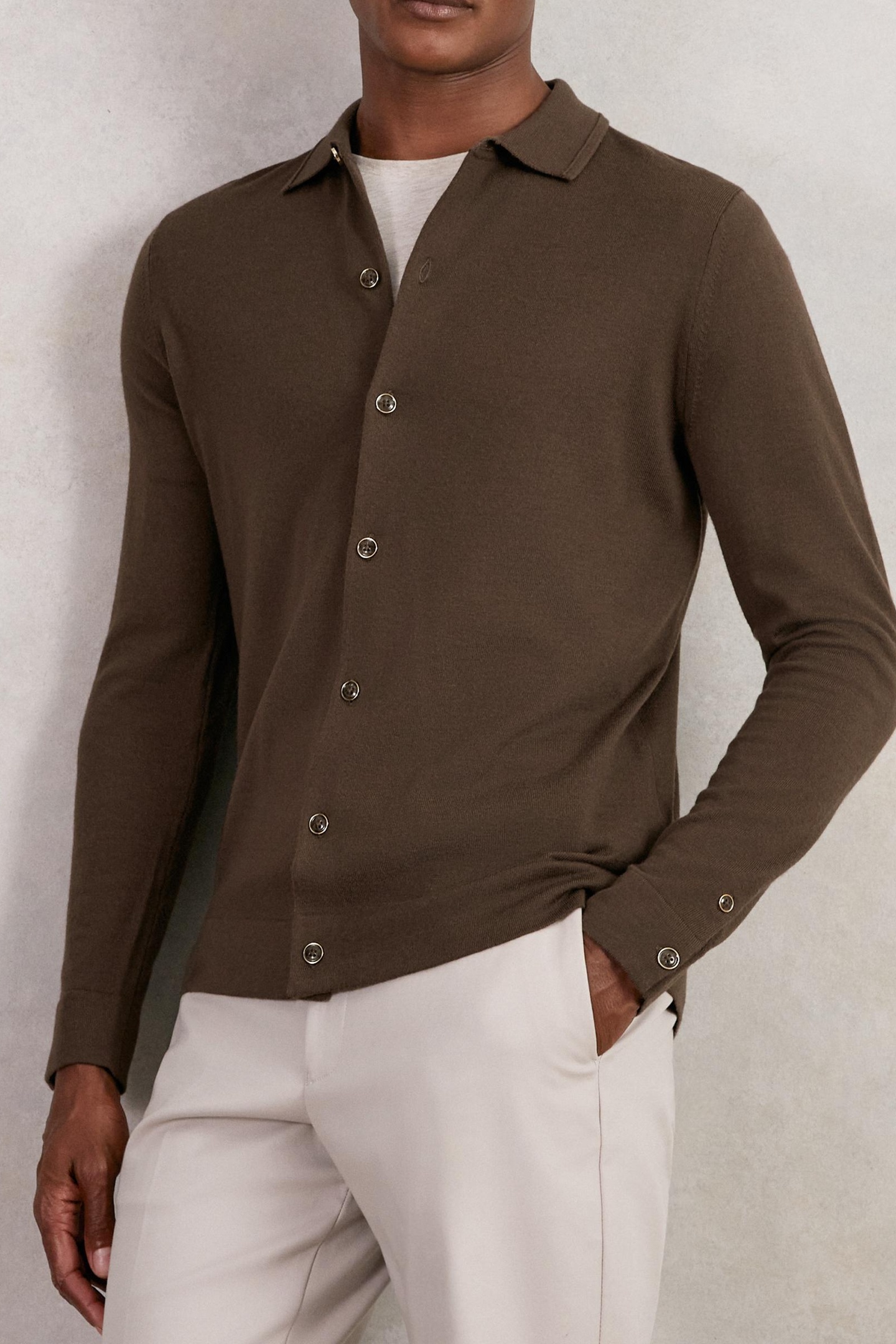 Reiss Ls Button Through Merino Wool Cardigan Chocolate Brown Maat: L | Cardigans Outlet | Heren | Bruin