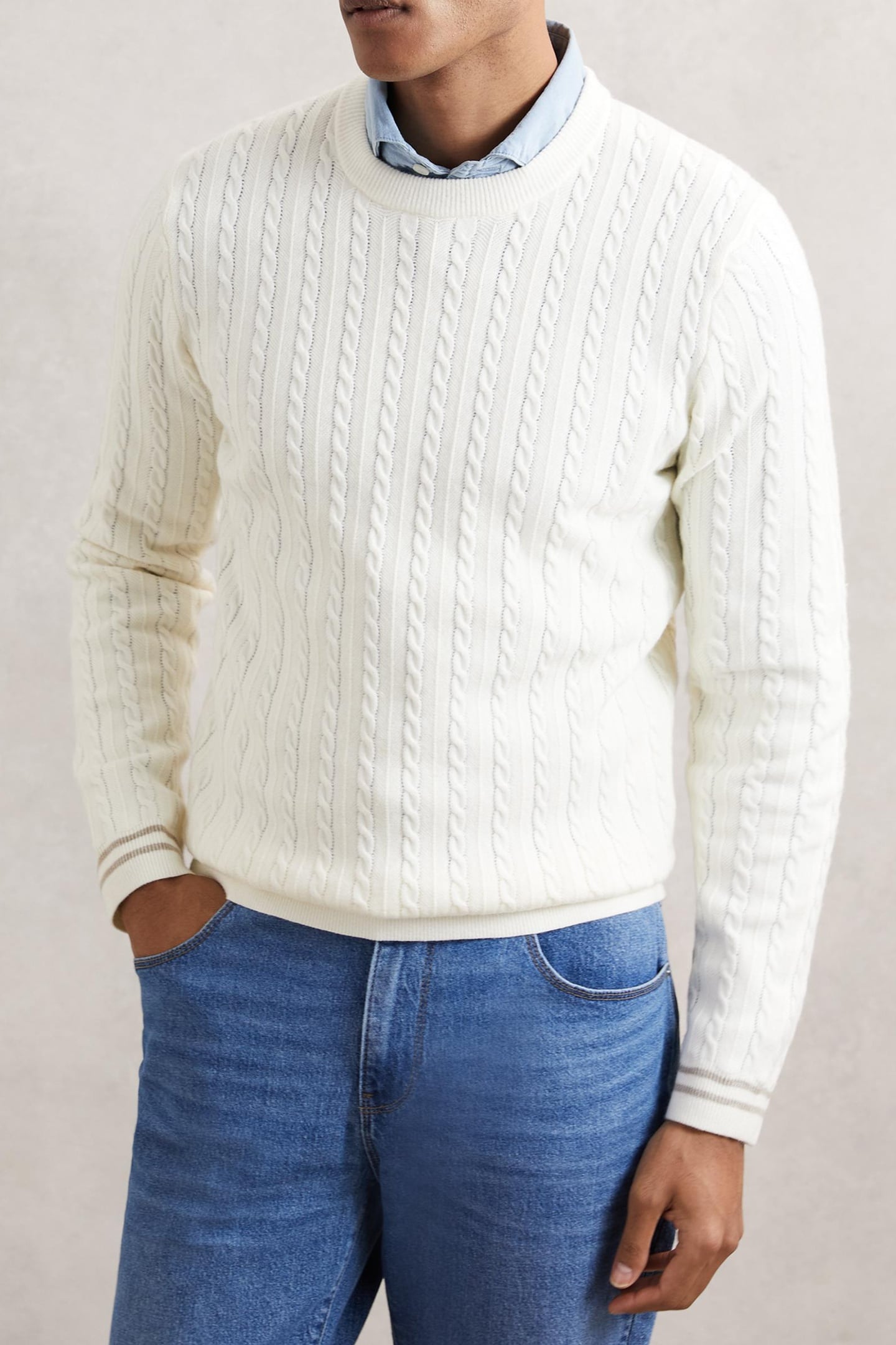 Reiss Ls Crew Neck Tipped Cuff Cable Jumper White Maat: M | Sweaters Outlet | Heren | Wit