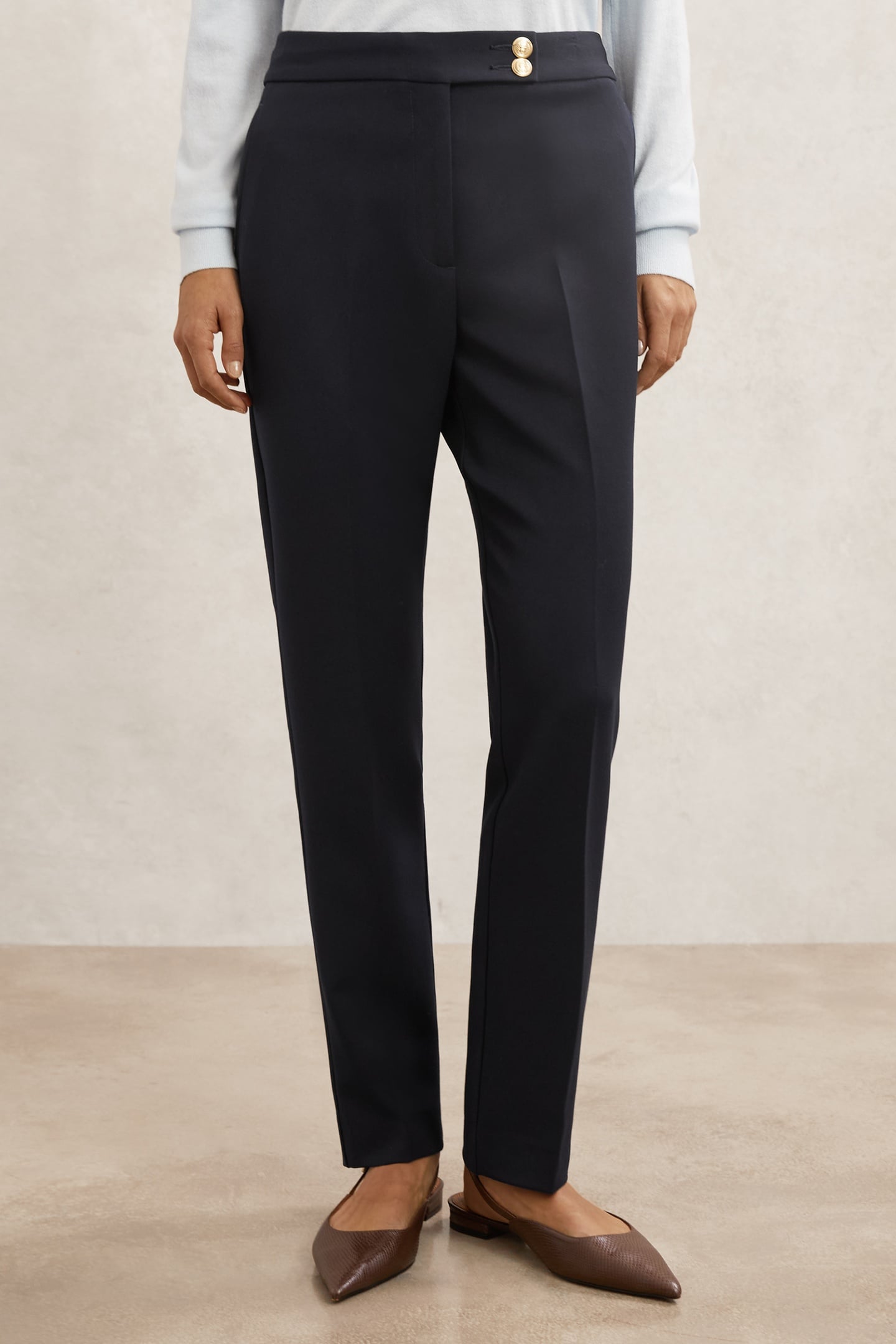 Reiss Taper Button Detail Trouser Navy Maat: 18R | Pantalons Outlet | Dames | Blauw
