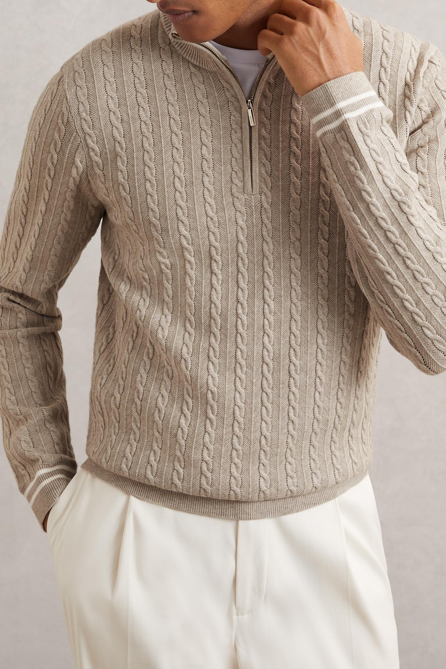 Reiss Ls Half Zip Funnel Neck Tipped Cuff Cable Jumper Oatmeal Bro Maat: L | Coltruien Outlet | Heren | Beige