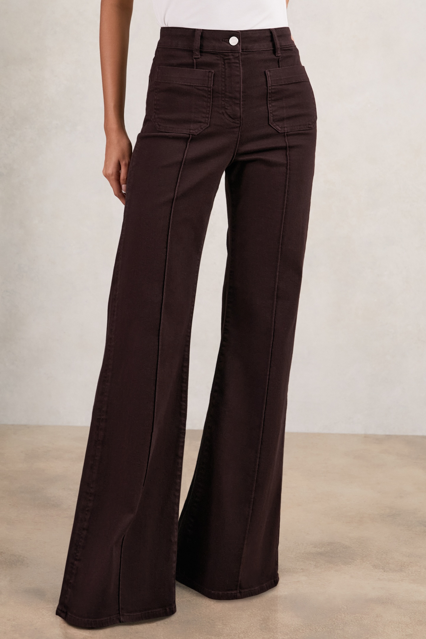 Reiss Flare Patch Pocket Jean Burgundy Maat: W30R | Straight Jeans Outlet | Dames | Bordeaux