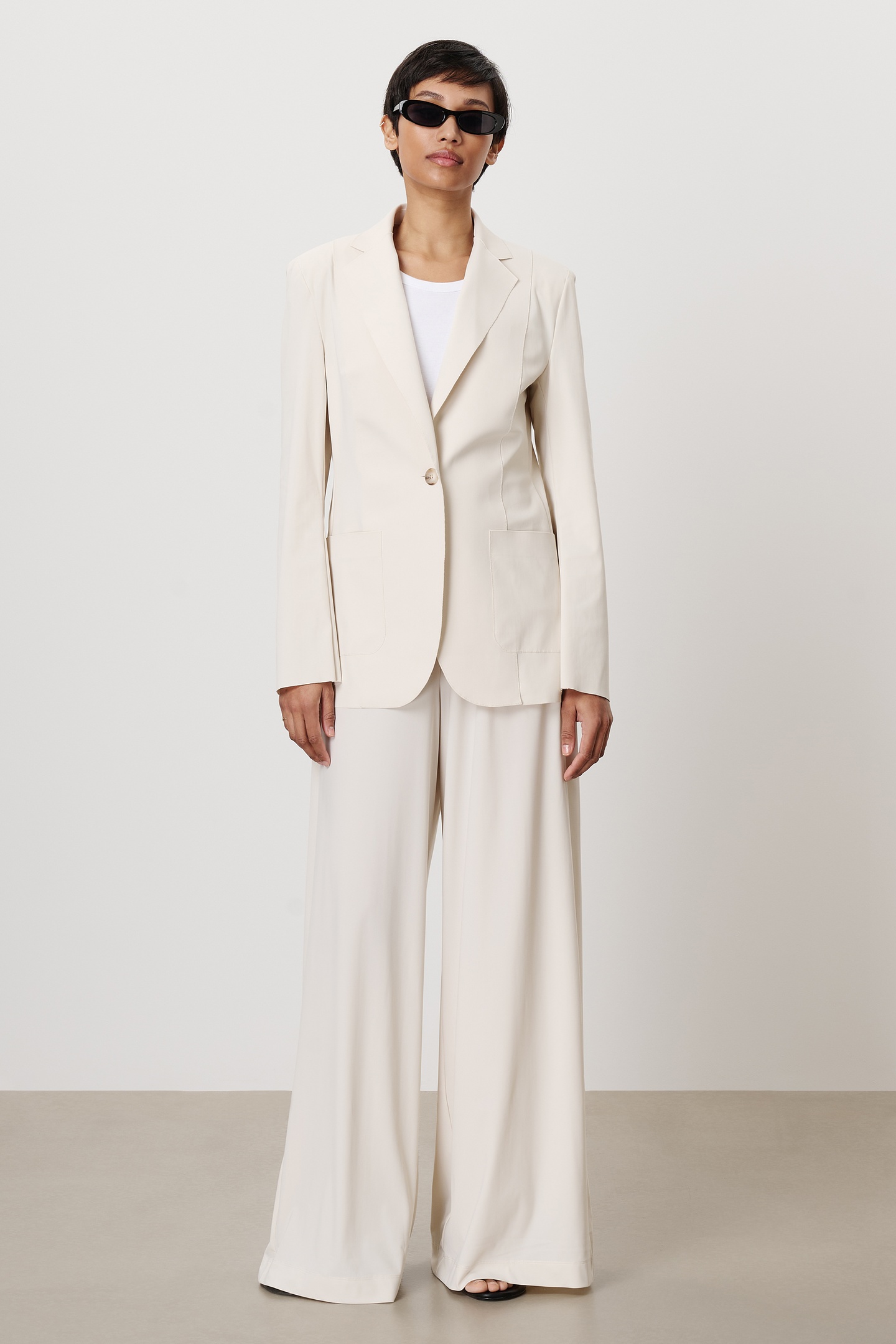 TRVL DRSS Dean Blazer Eggshell Maat: L | Blazers Outlet | Dames | Ecru