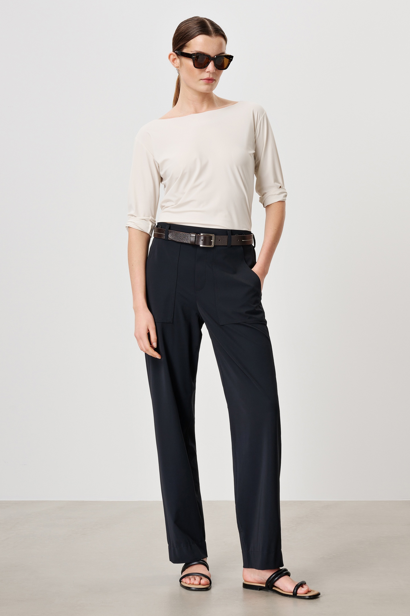 TRVL DRSS New Worker Pants Black Maat: M | Straight Broeken Outlet | Dames | Zwart