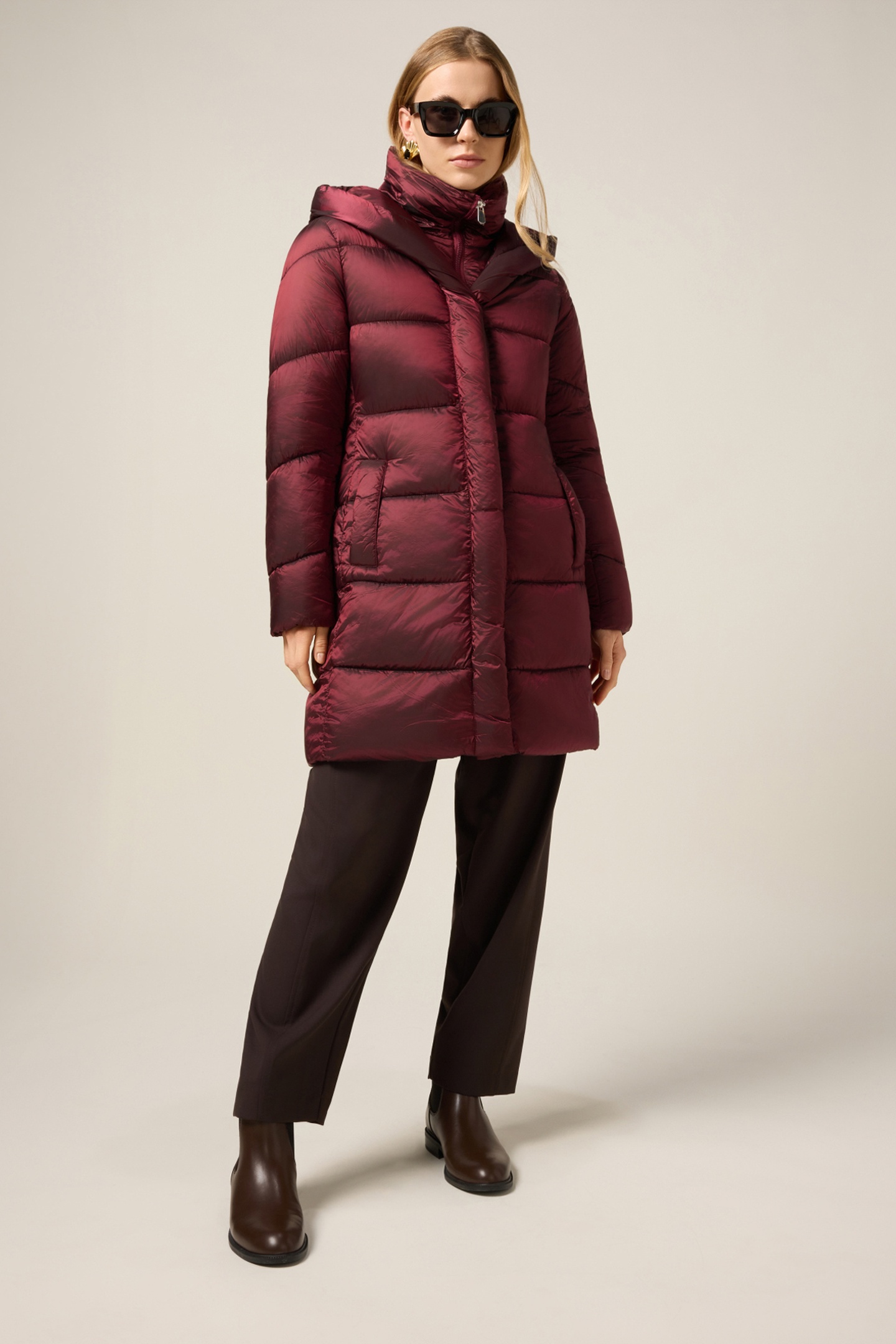 Oltre Long Nylon Down Jacket With Hood Burgundy Talla: L | Chaquetas de Invierno Outlet | Mujer | Marrón