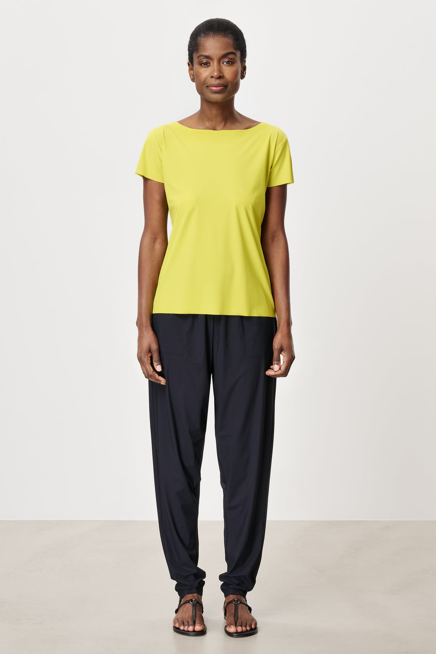 TRVL DRSS Short Sleeve Tee Lime Green Maat: XS | Tops Outlet | Dames | Geel