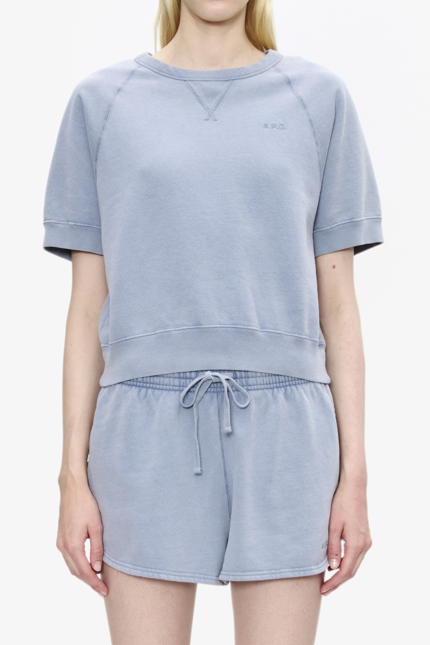 A.P.C. Sweatshirt Short Sleeve Light Blue Maat: S | Sweaters Outlet | Dames | Blauw