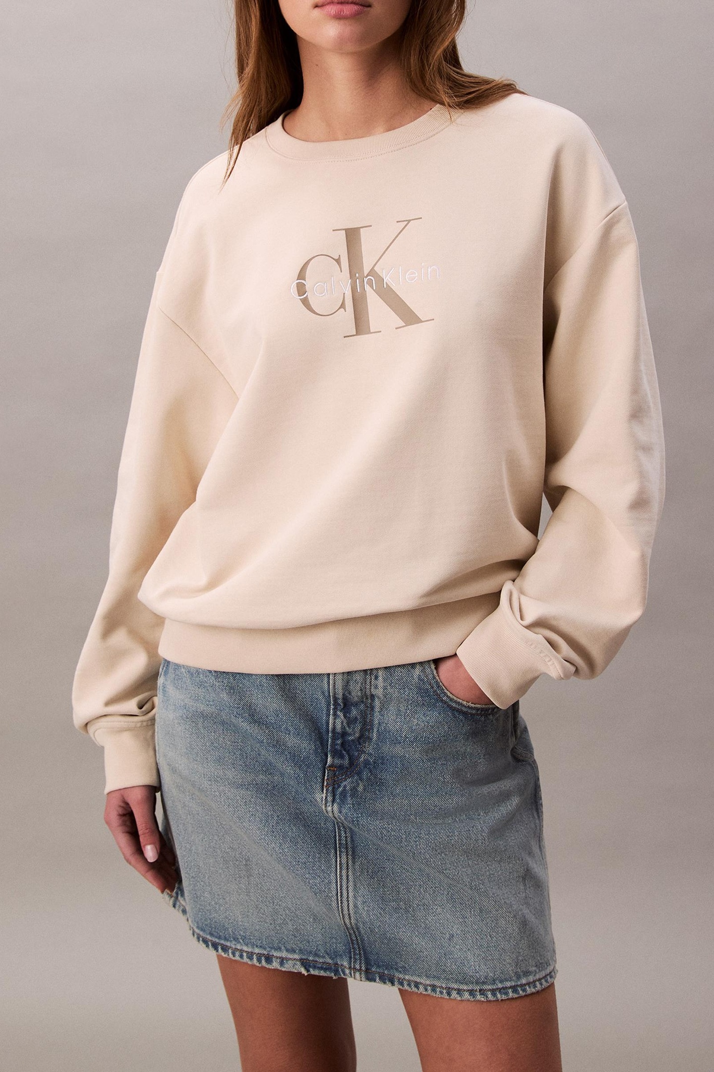 Calvin Klein Ls Monologo Terry Light Hay Maat: L | Sweaters Outlet | Dames | Beige