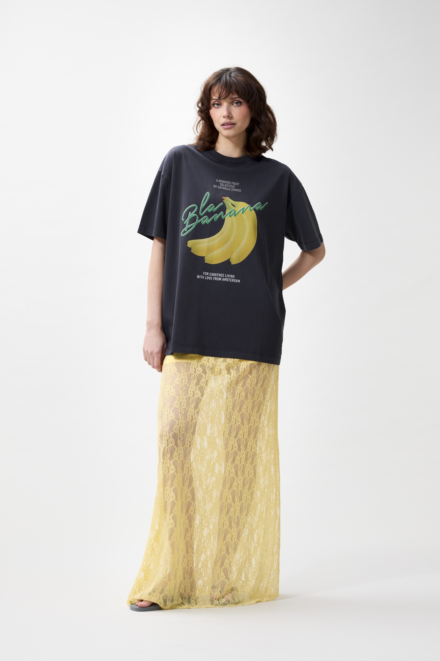 Catwalk Junkie Oversized Graphic Tshirt Dark Grey Maat: 36 | Tops Outlet | Dames | Grijs