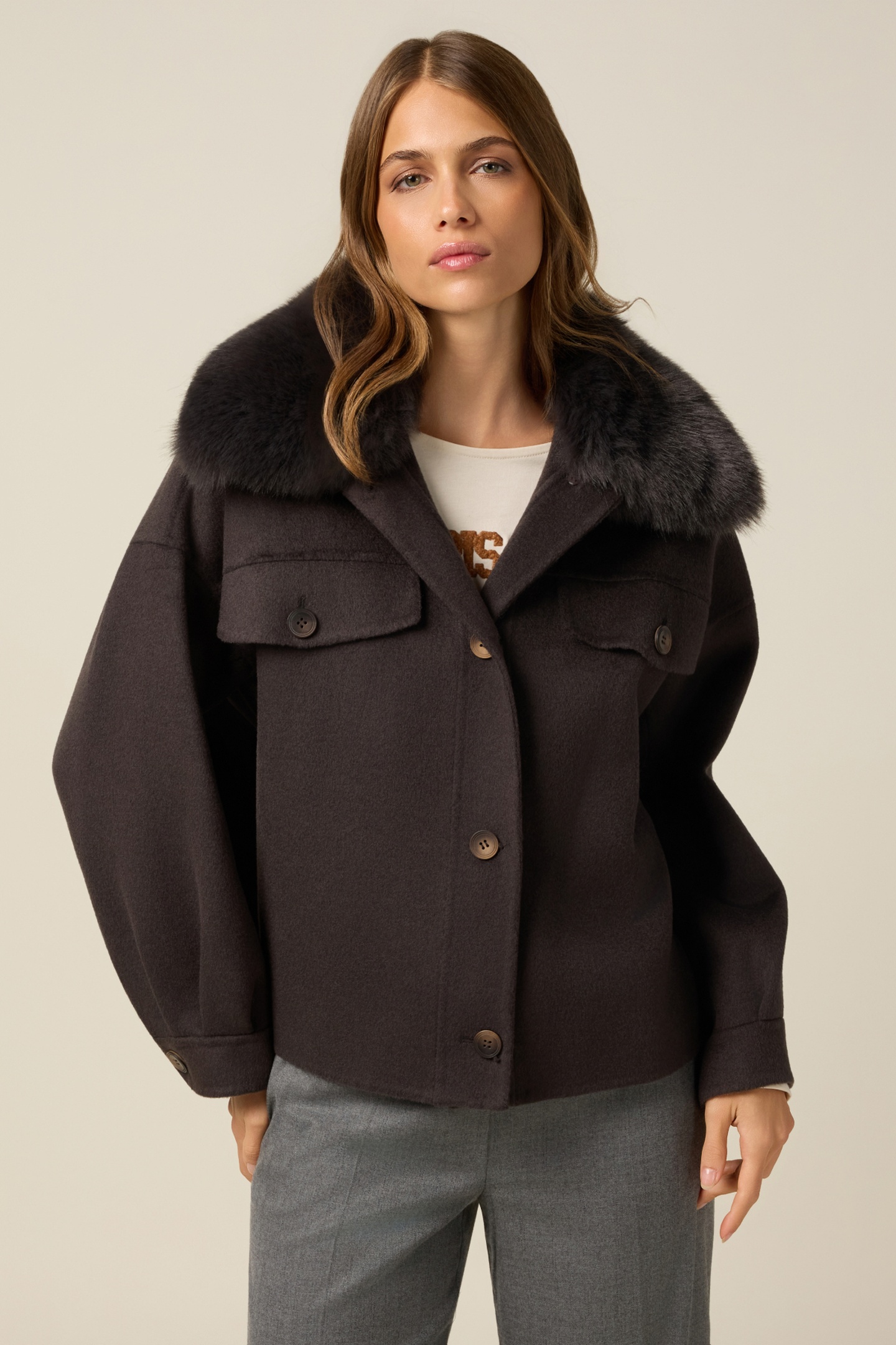 Oltre Short Mixed Wool Coat With Furry Collar Brown Talla: L | Cazadoras Cropped Outlet | Mujer | Marrón