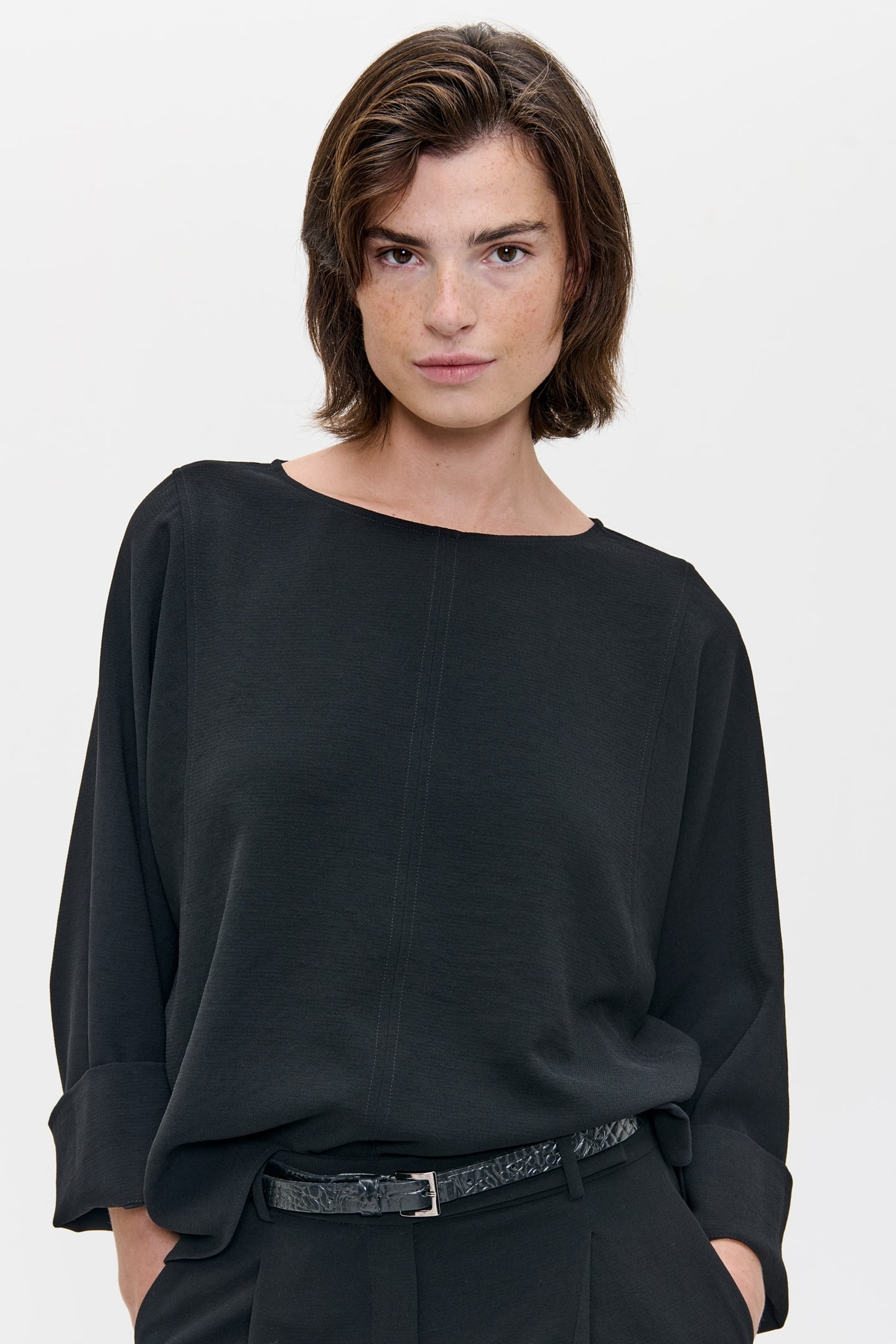 ZENGGI Flowy Bat-sleeve Top Black Maat: XS | Longsleeves Outlet | Dames | Zwart