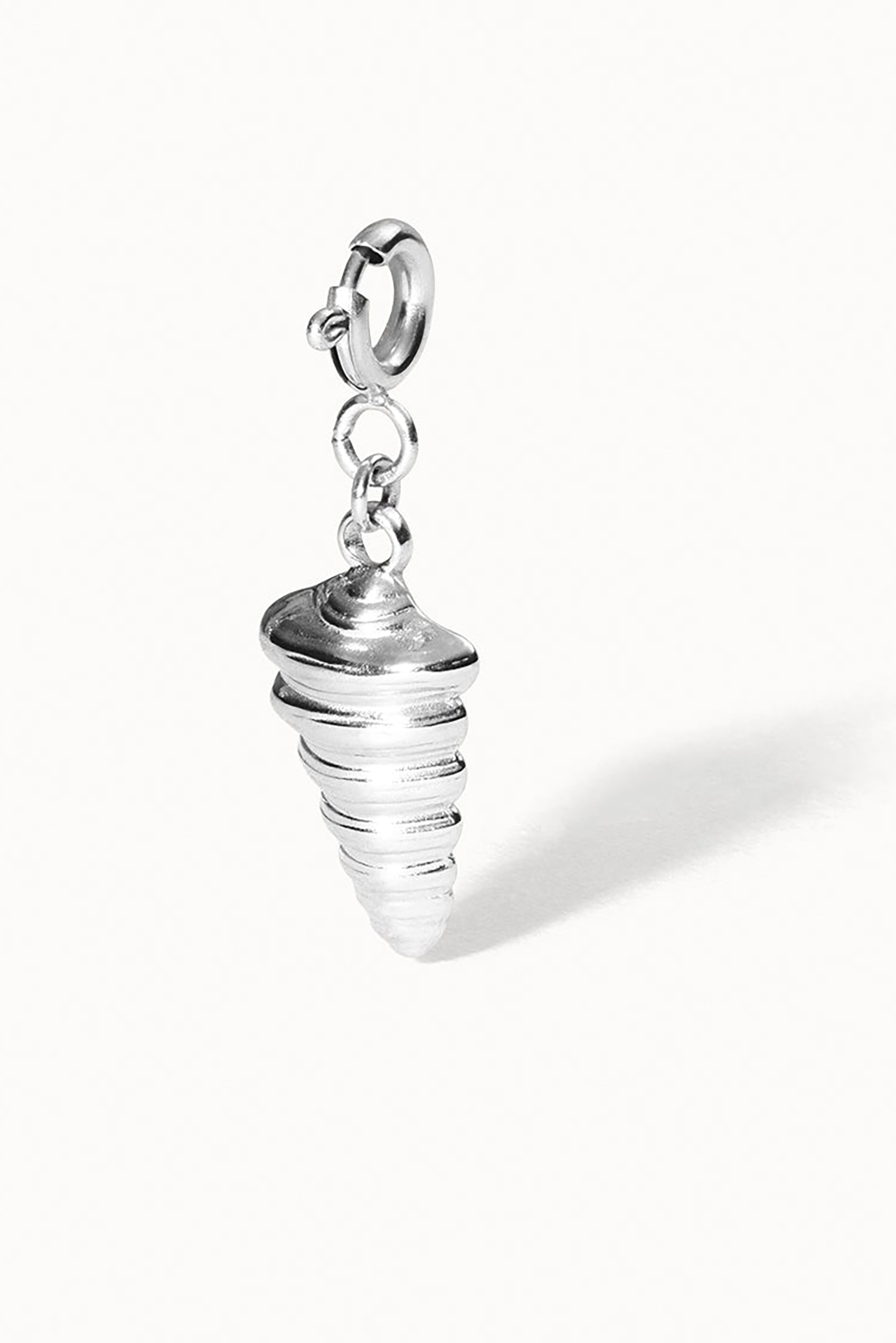 PURELEI Flex Schneckenmuschel Charm Silver Maat: OS | Armbanden Outlet | Dames | Zilver