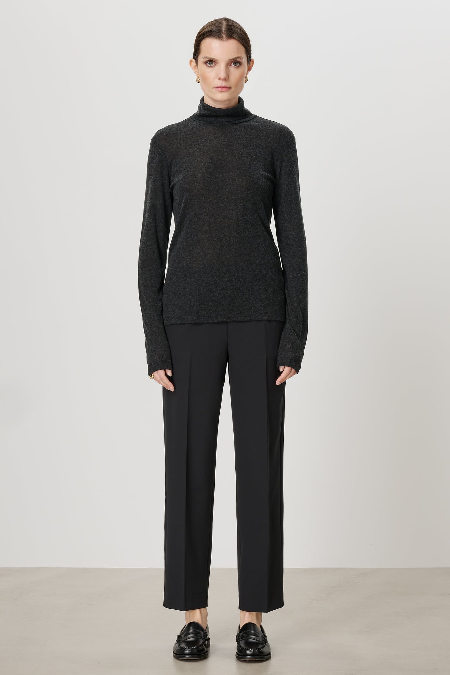TRVL DRSS Palmer Roll Neck Top Charcoal Maat: XS | Sweaters Outlet | Dames | Grijs