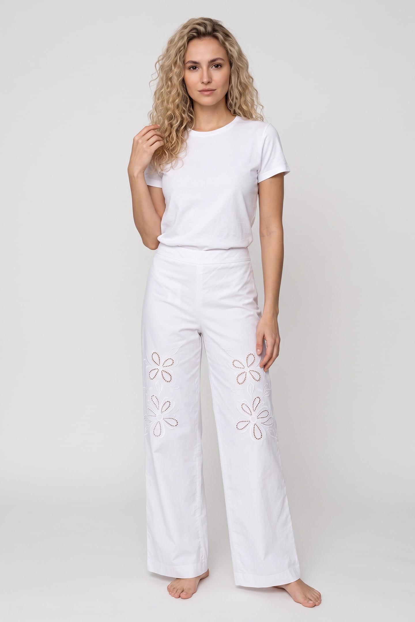 Moschino Trousers White Maat: 38 | Wijde Broeken Outlet | Dames | Wit