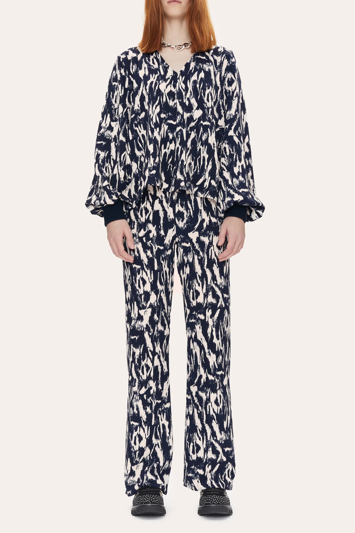 Stine Goya Aiden Pants Navy Abstract Landscape Taglia: XS | Pantaloni Outlet | Donna | Blu