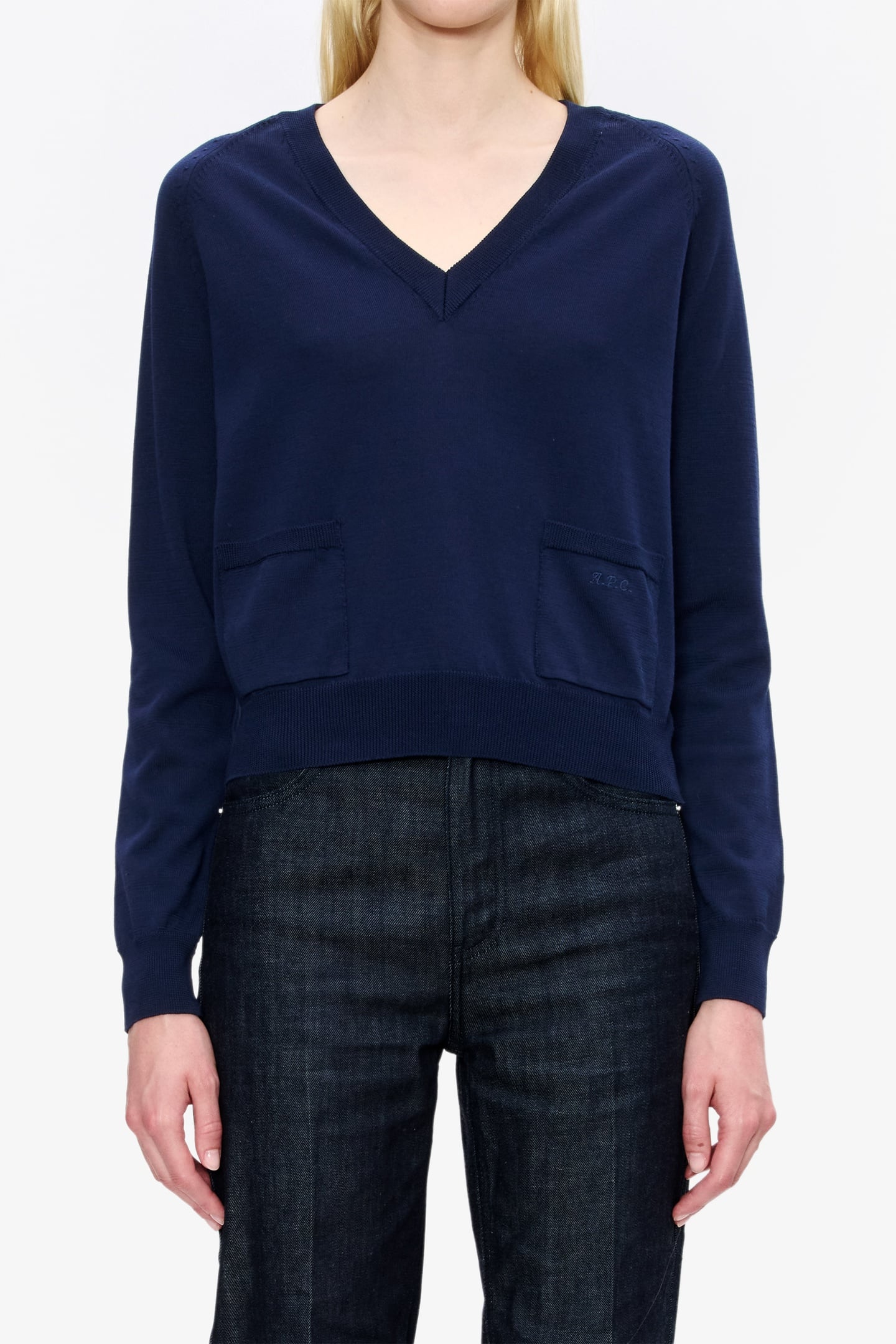 A.P.C. Sweater V-neck Dark Navy Maat: M | Sweaters Outlet | Dames | Blauw