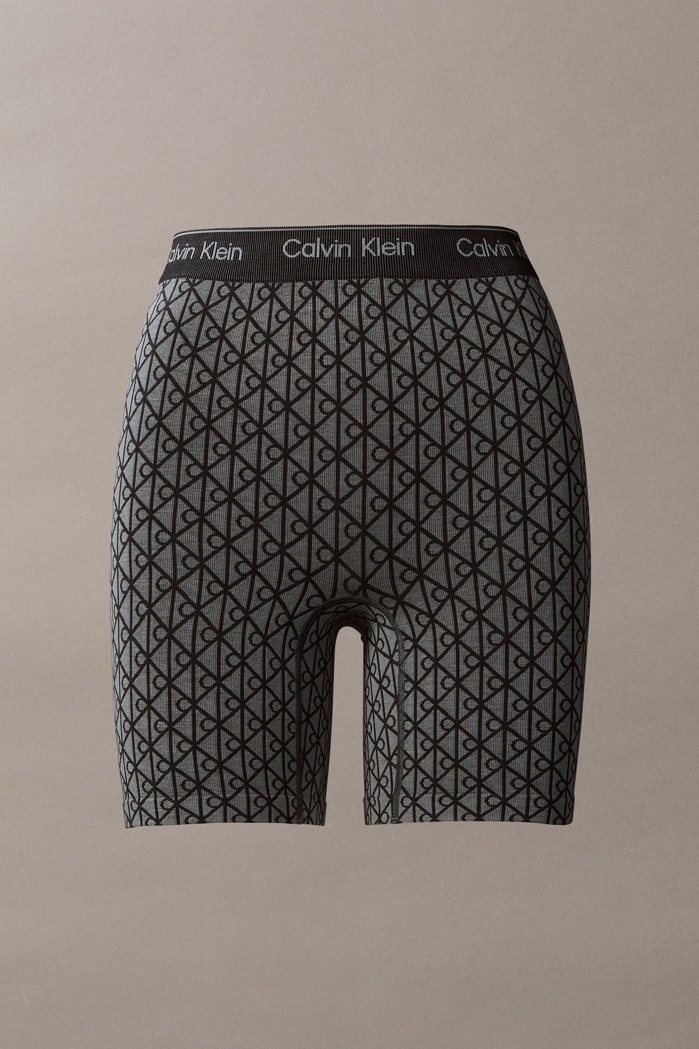 Calvin Klein Mid Thigh Shorts Seamless Emblem Taglia: L | Leggings Outlet | Donna