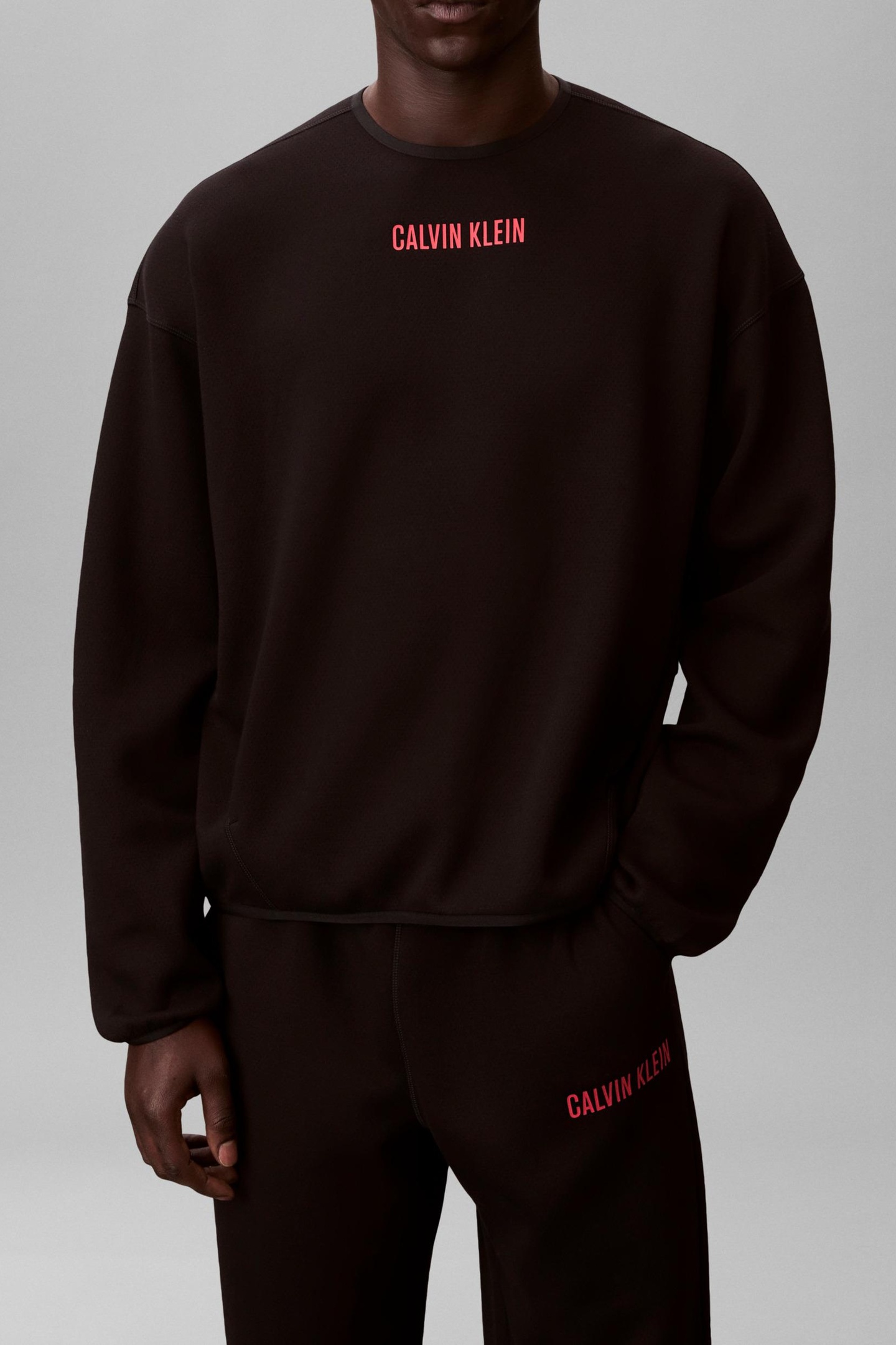 Calvin Klein Crewneck Black W/punch Pink Logo Taglia: S | Maglioni a maglia Outlet | Uomo | Nero