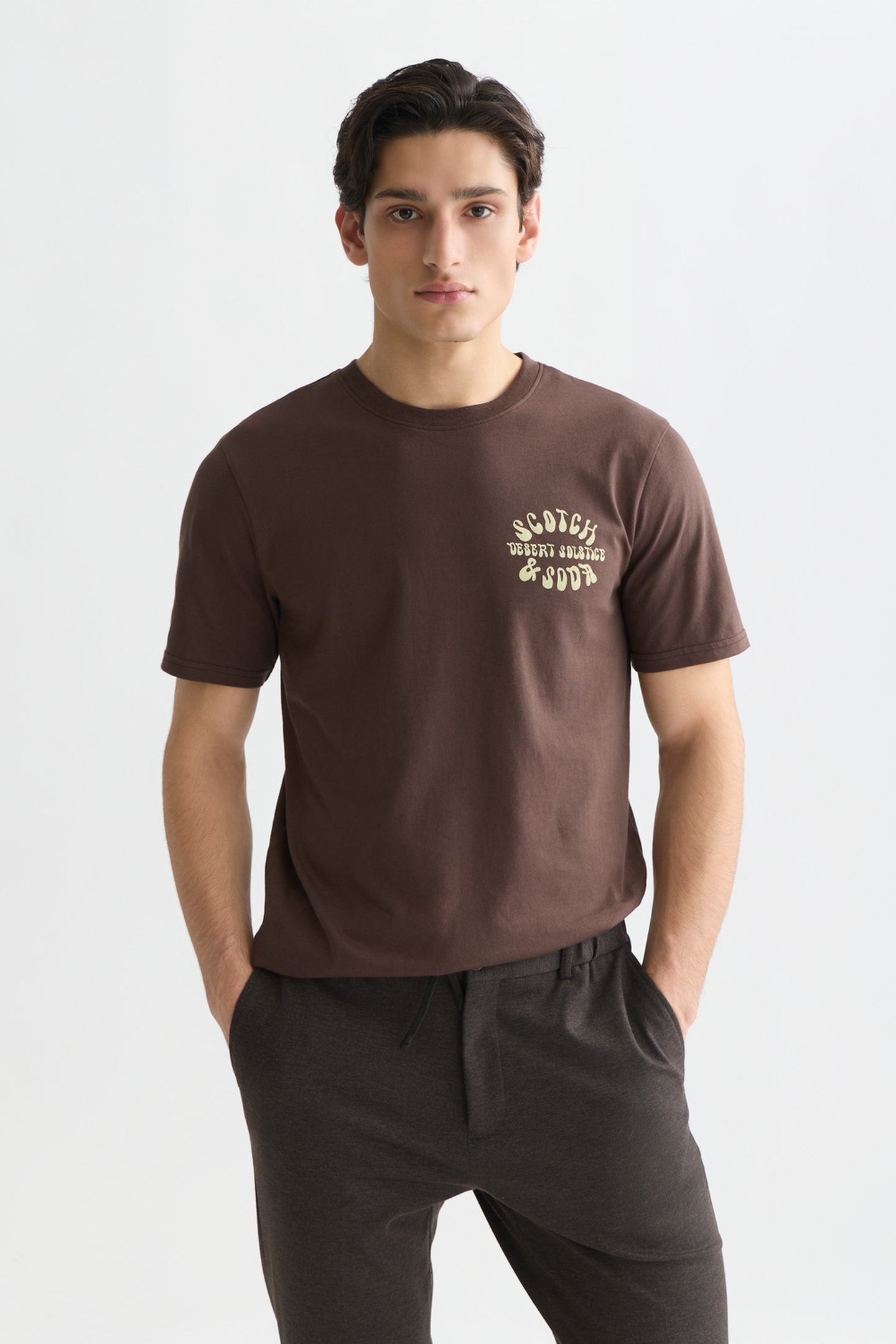 Scotch & Soda Left Chest Artwork Regular-fit T-shirt Dark Brown Talla: S | Camisetas Básicas Outlet | Hombre | Marrón