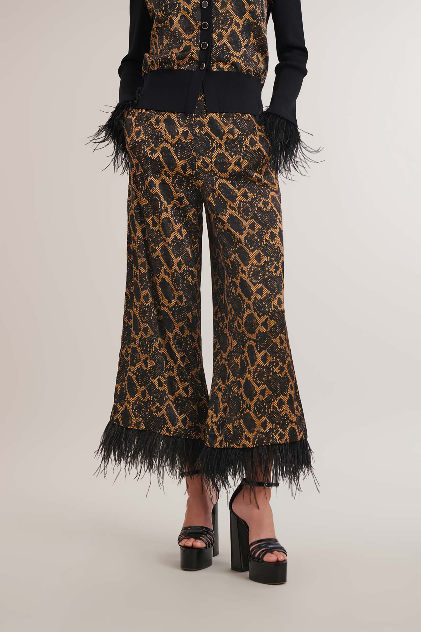 Anne Fontaine Hally Scalebrown Maat: 40 | Wijde Broeken Outlet | Dames | Zwart