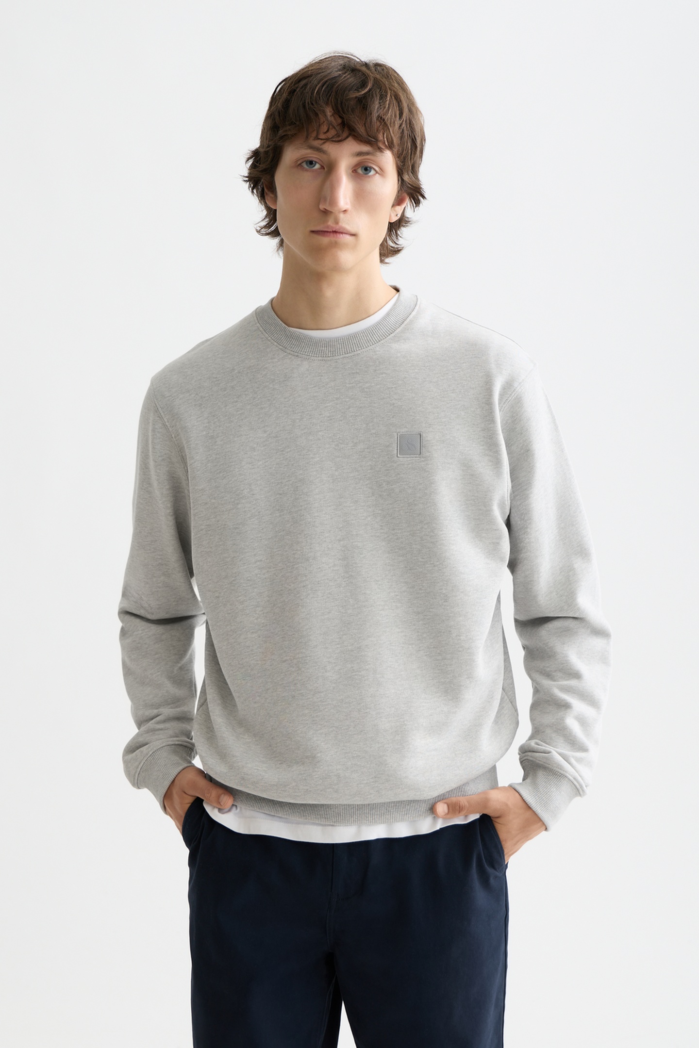 Scotch & Soda Logo Badge Regular-fit Sweatshirt Light Pastel Grey Taglia: XXL | Maglioni a maglia Outlet | Uomo | Grigio