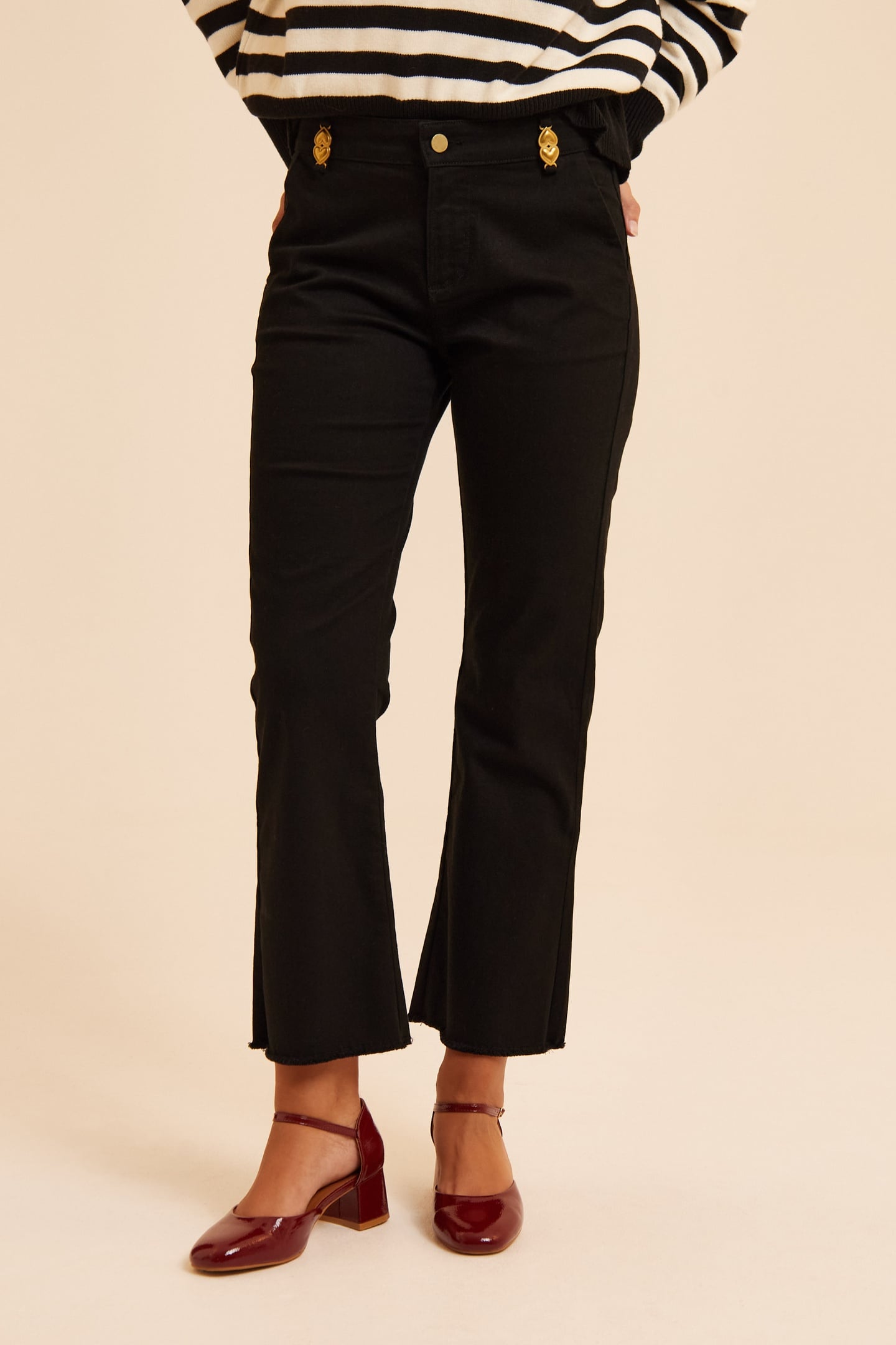 ICode Black Cropped Flared Jeans Jessica Maat: W25 | Flared Jeans Outlet | Dames | Zwart