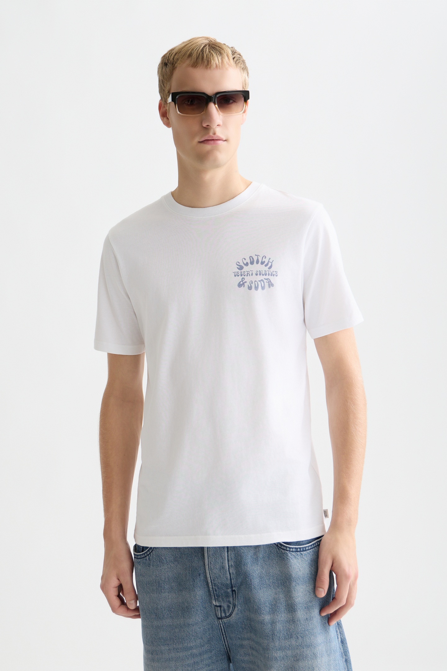 Scotch & Soda Left Chest Artwork Regular-fit T-shirt White/pastel Maat: S | Basic T-Shirts Outlet | Heren | Wit