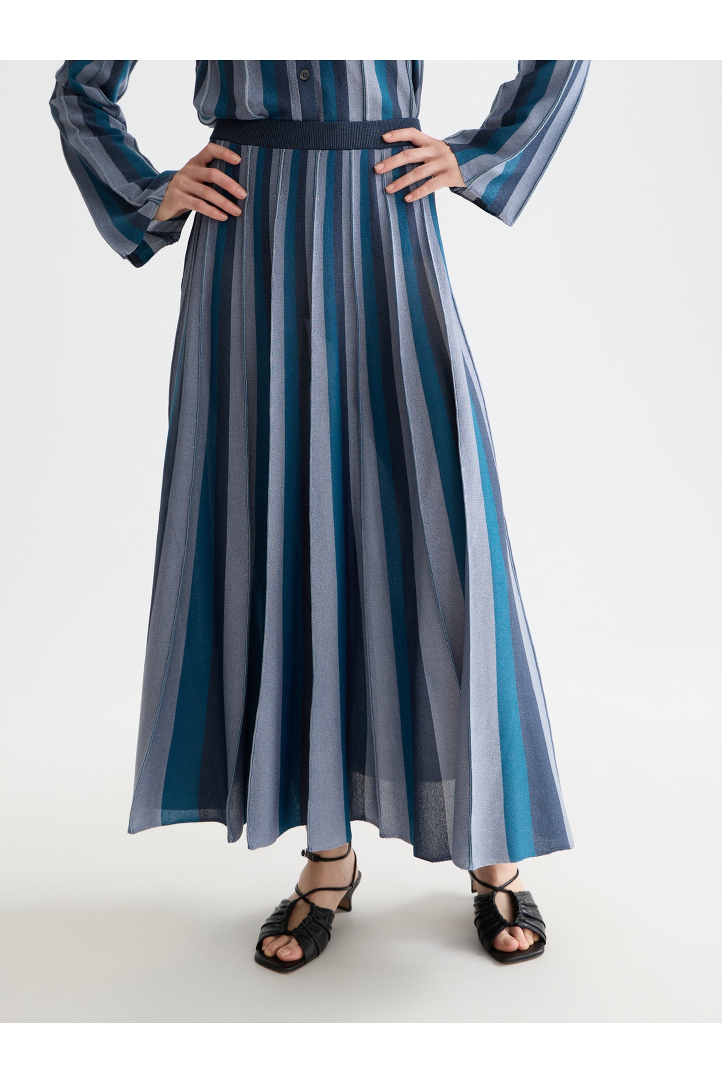 Scotch & Soda Pleated Stripe Knitted Midi Skirt Carbon Maat: M | Midi Rokken Outlet | Dames | Blauw