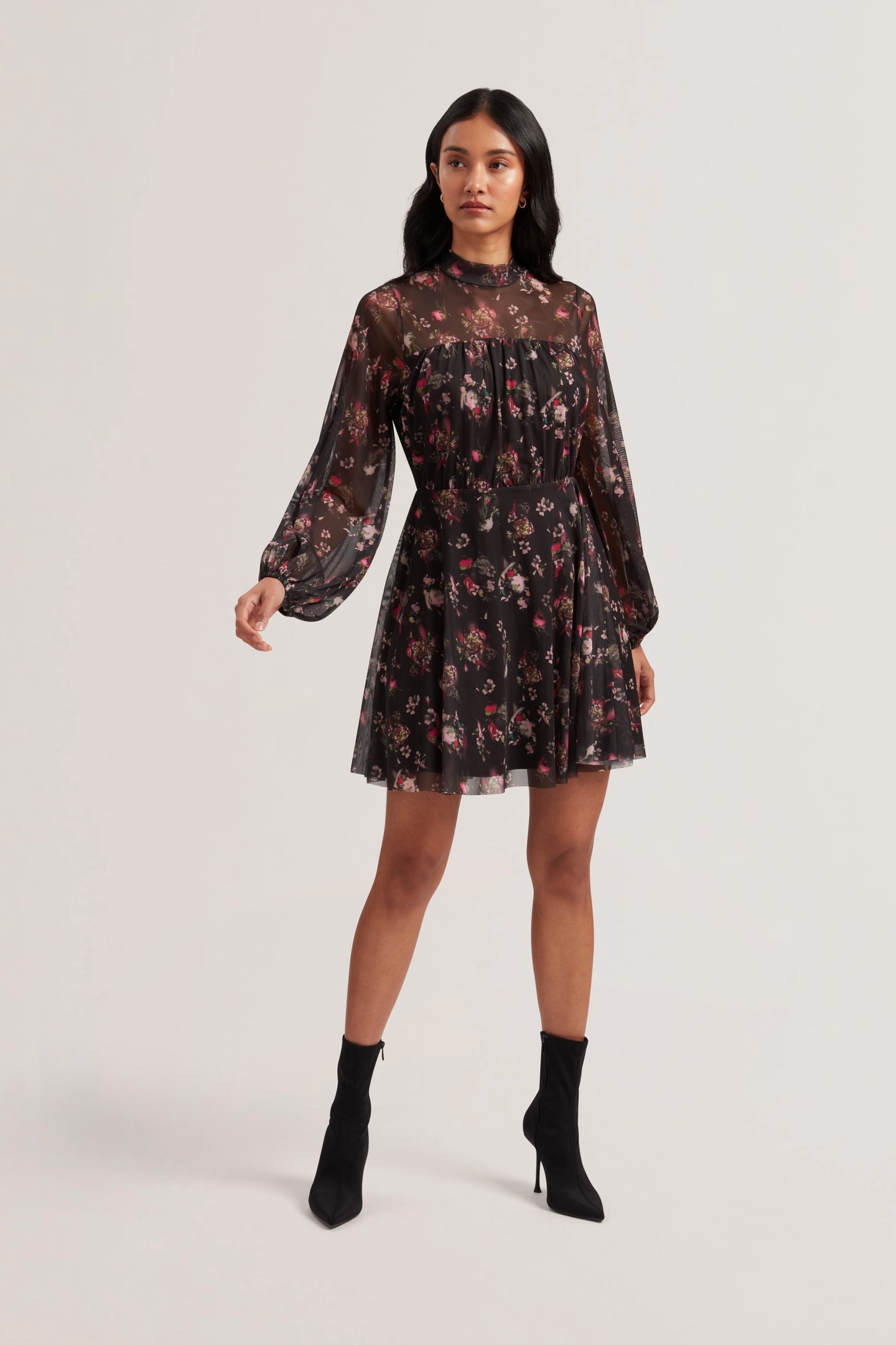 Ted Baker Avetta Long Sleeve Floral Mesh Mini Black Maat: 38 | Mini Jurken Outlet | Dames | Zwart