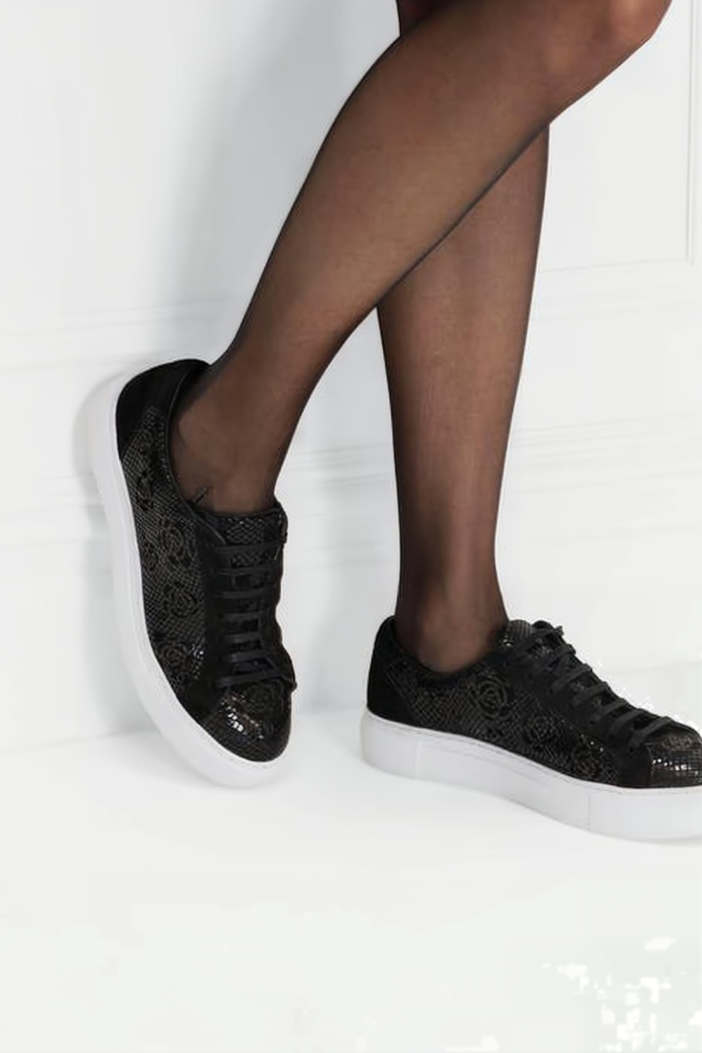Anne Fontaine Omega Black Maat: 40 | Sneakers Outlet | Dames | Zwart